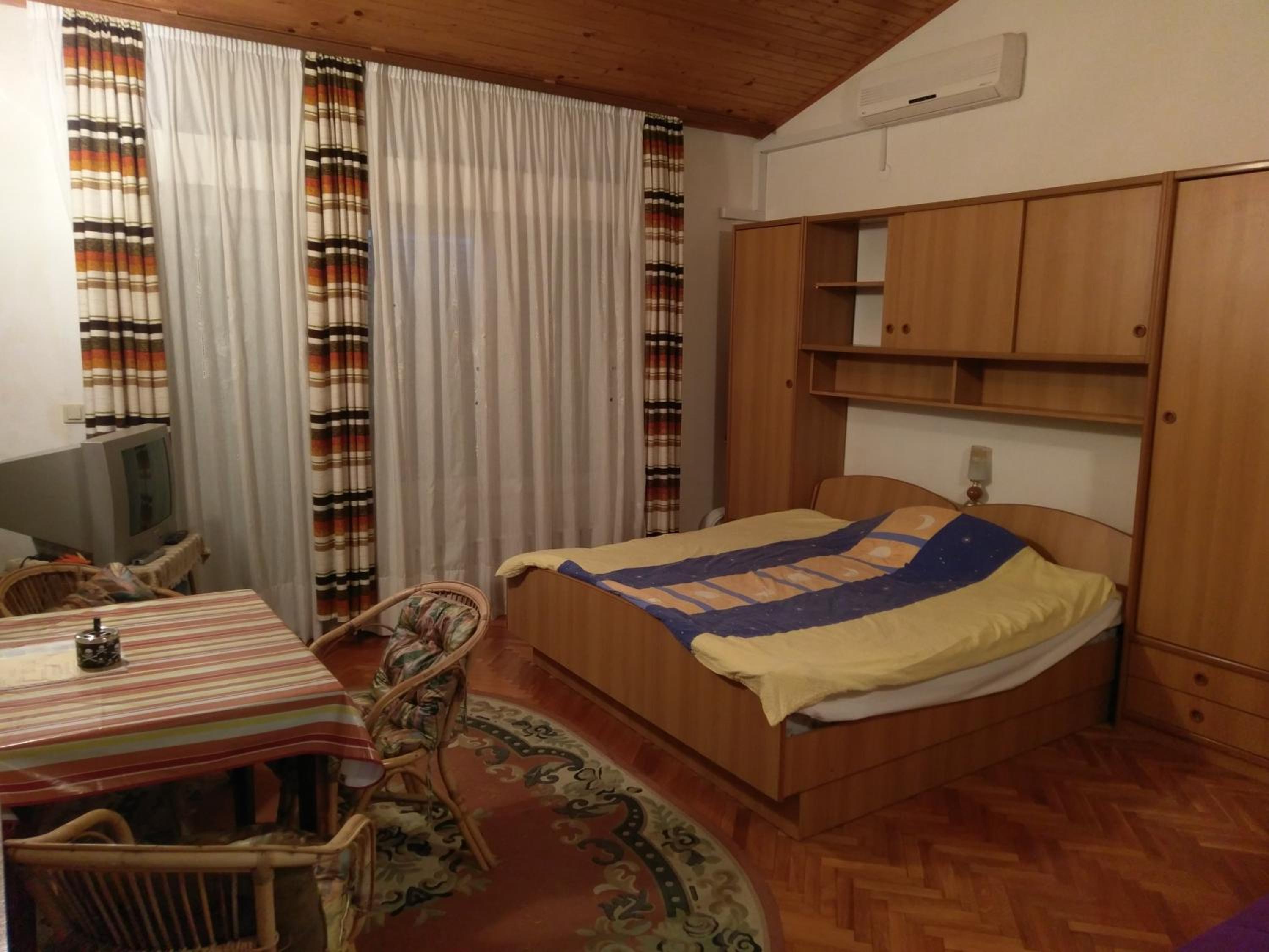 Studio Apartment photo 1