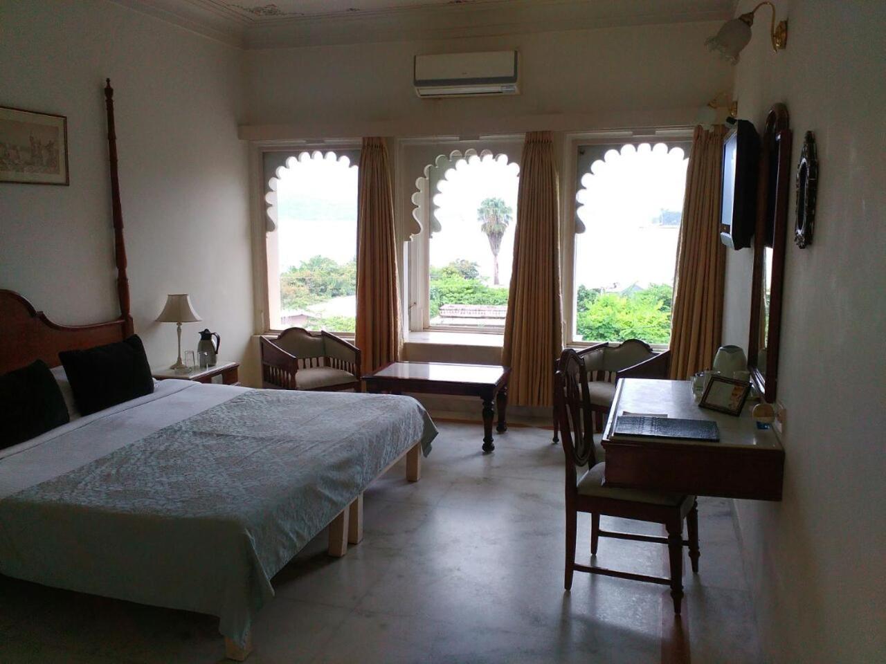 Double Room with Lake View: Early Checkin by 3hrs till July'26, photo 6