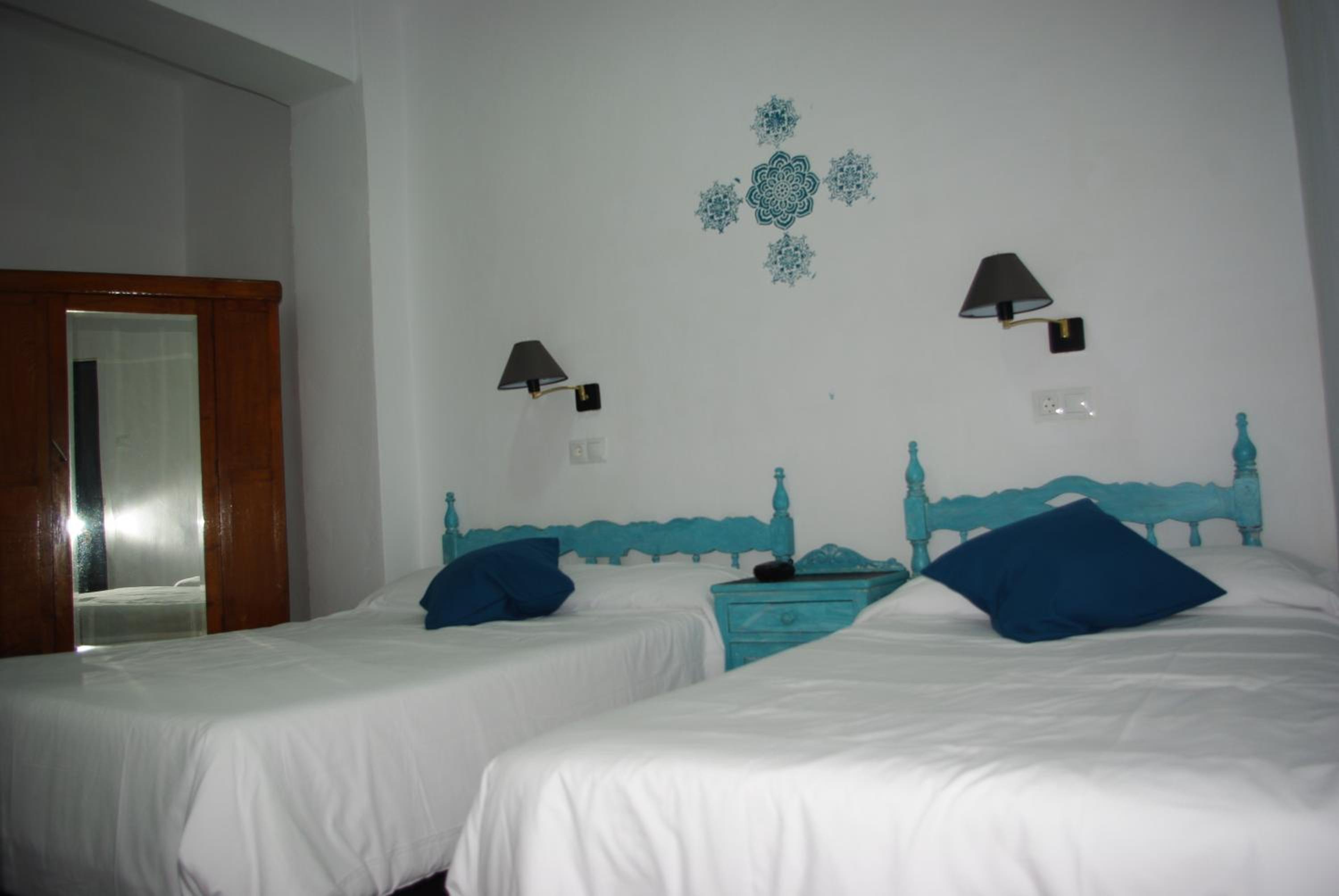 Triple Room - No pets photo 3