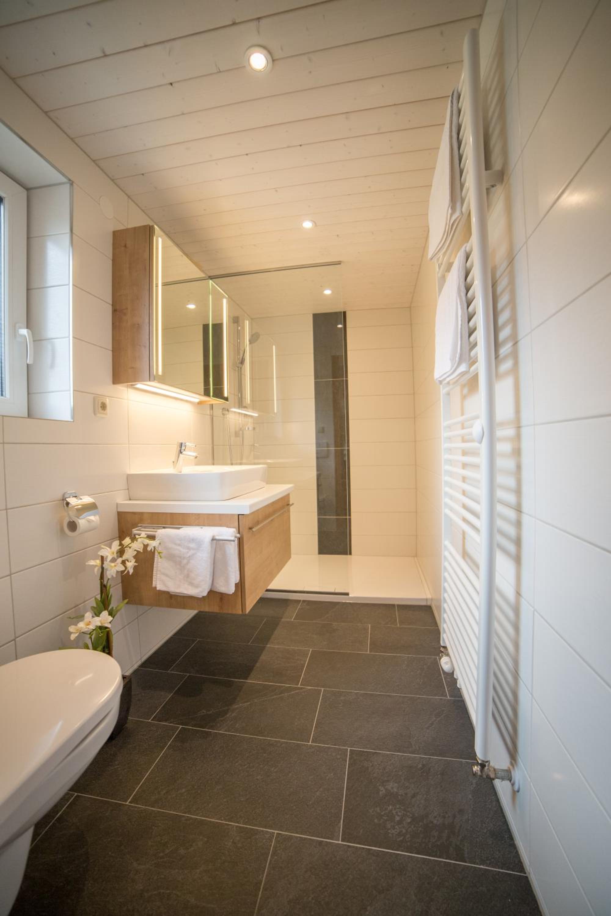 Double Room with Balcony - Photo 6