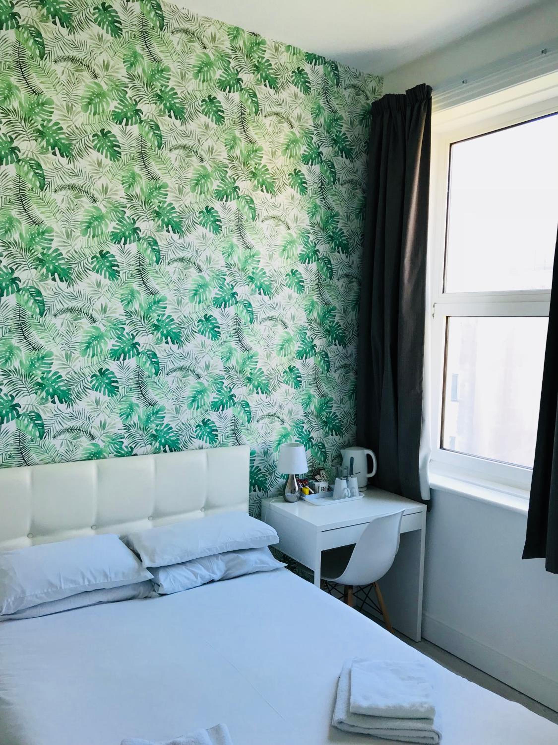 En Suite Double Room - Photo 8
