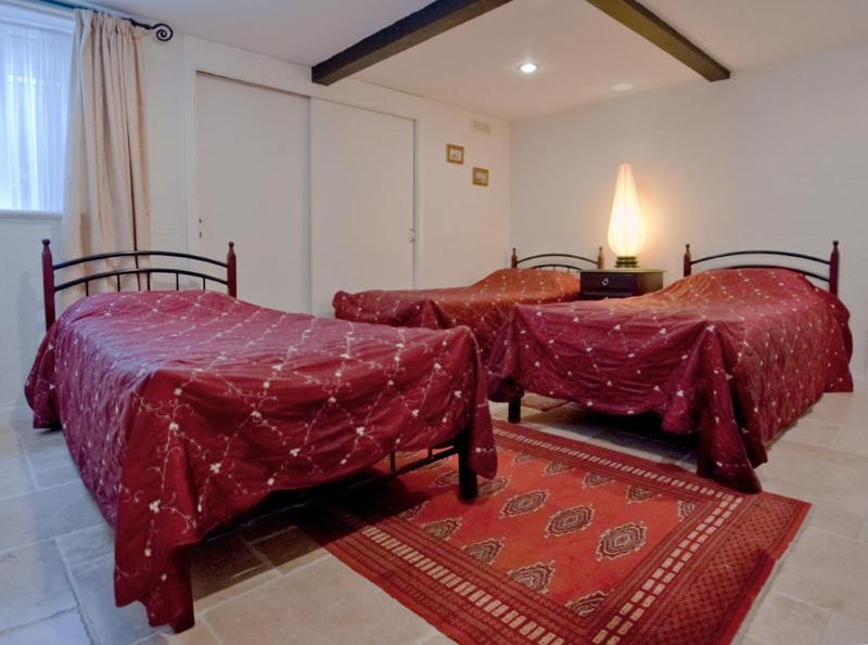 Standard Single Room with Shared Bathroom photo 2