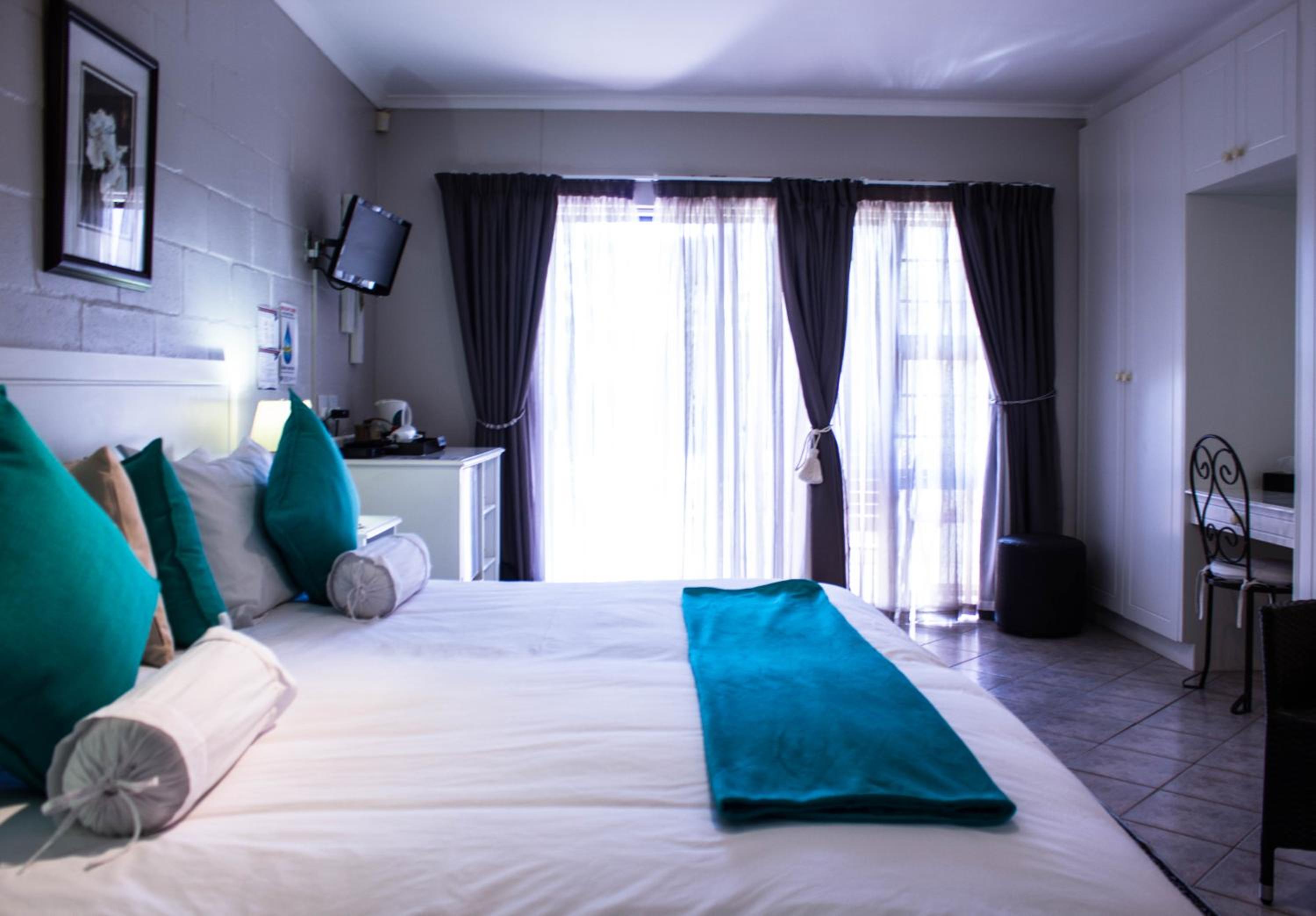 Deluxe Double or Twin Room with Garden View photo 2
