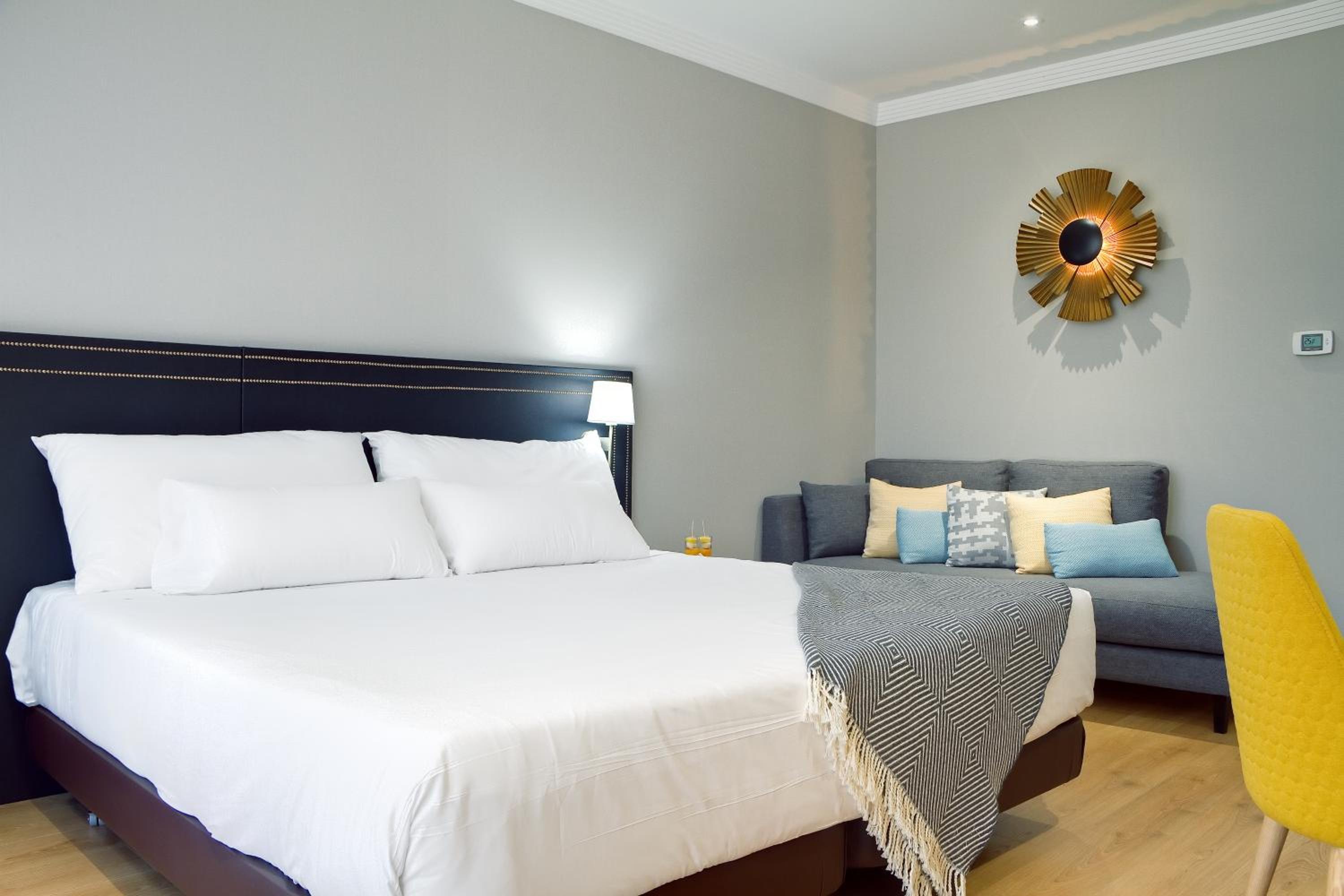 Deluxe Room - Photo 1