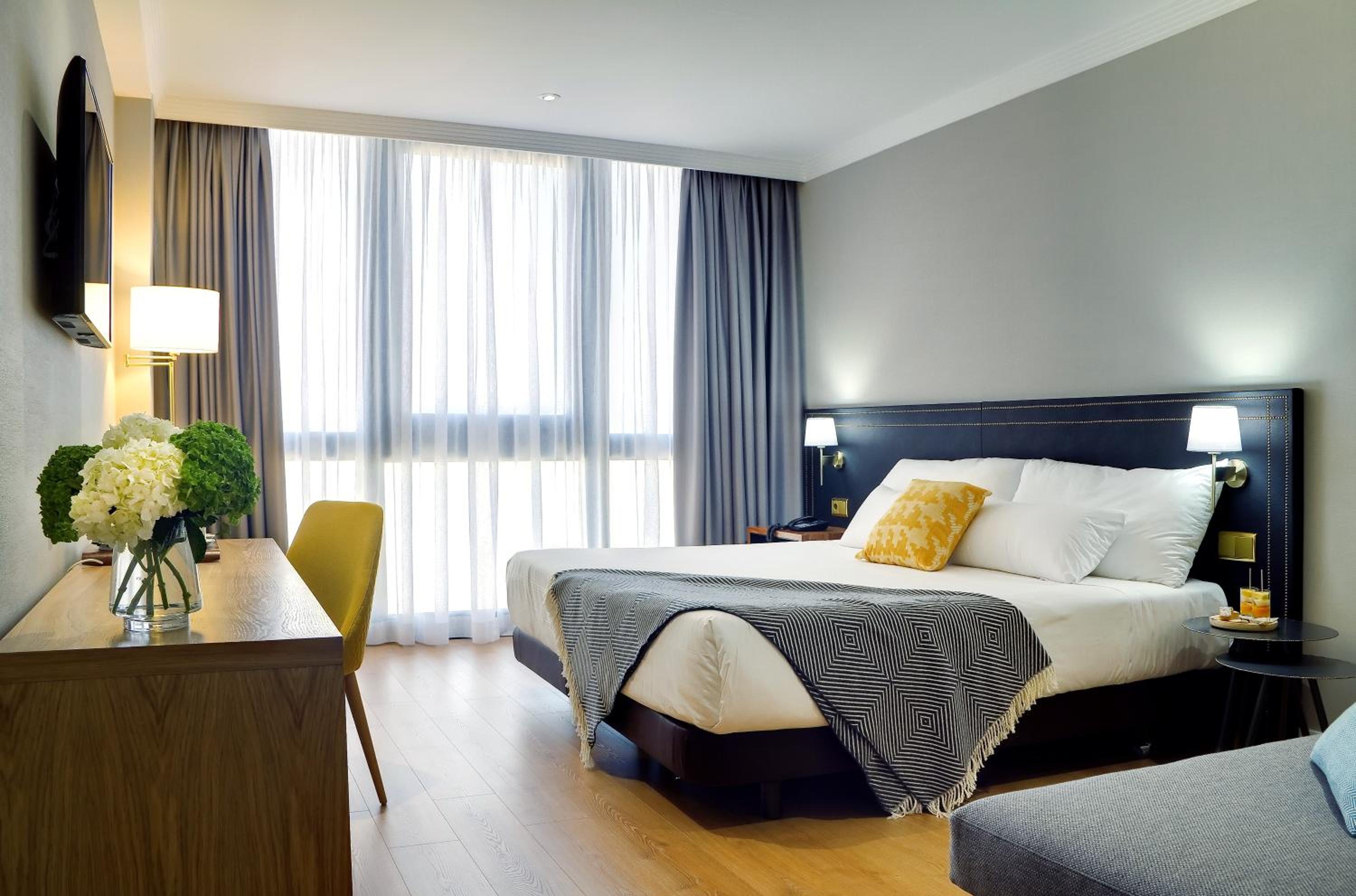 Deluxe Room - Photo 5