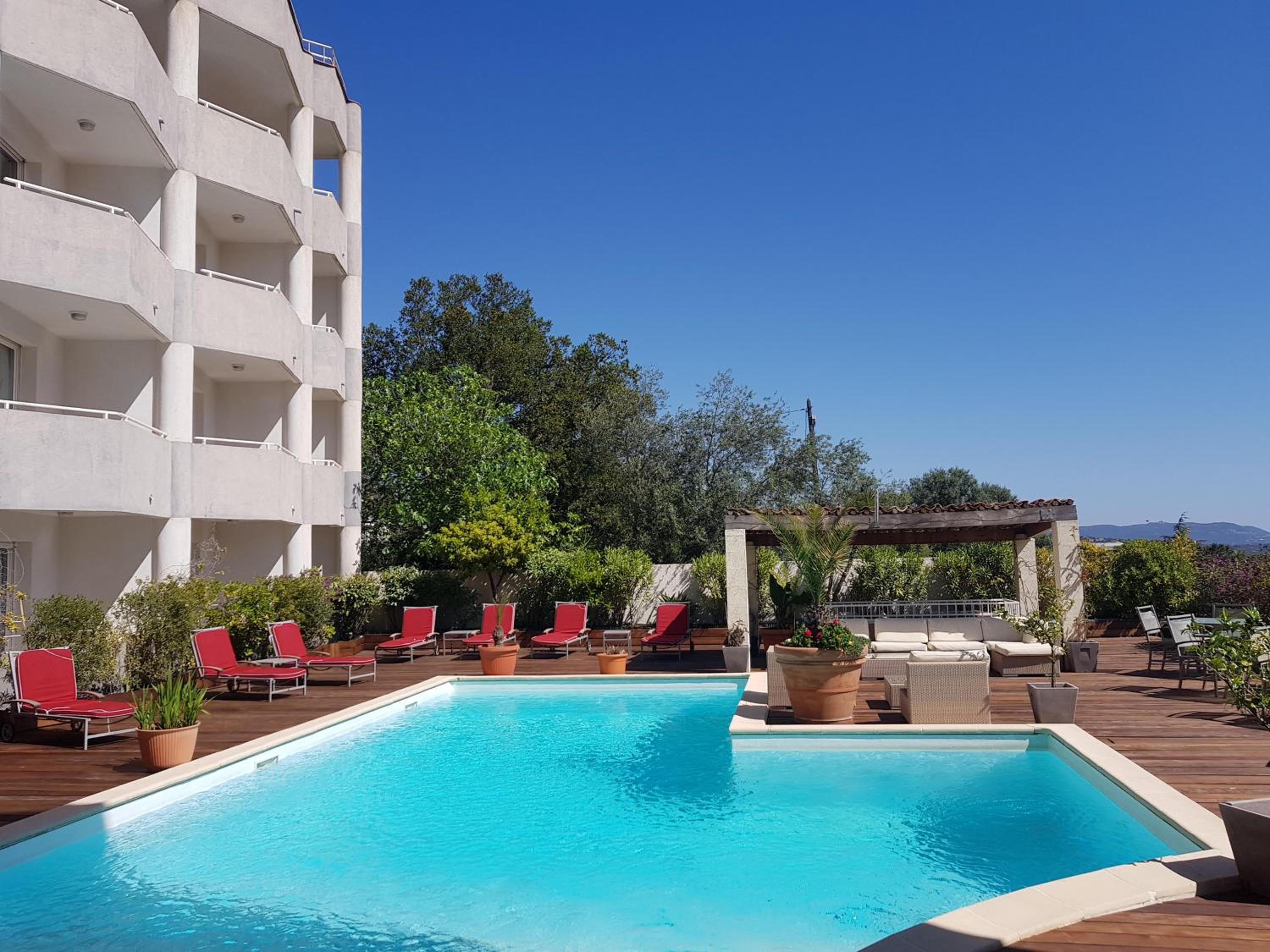 Studio with Balcony and Sea View (2 Adults) - Photo 9