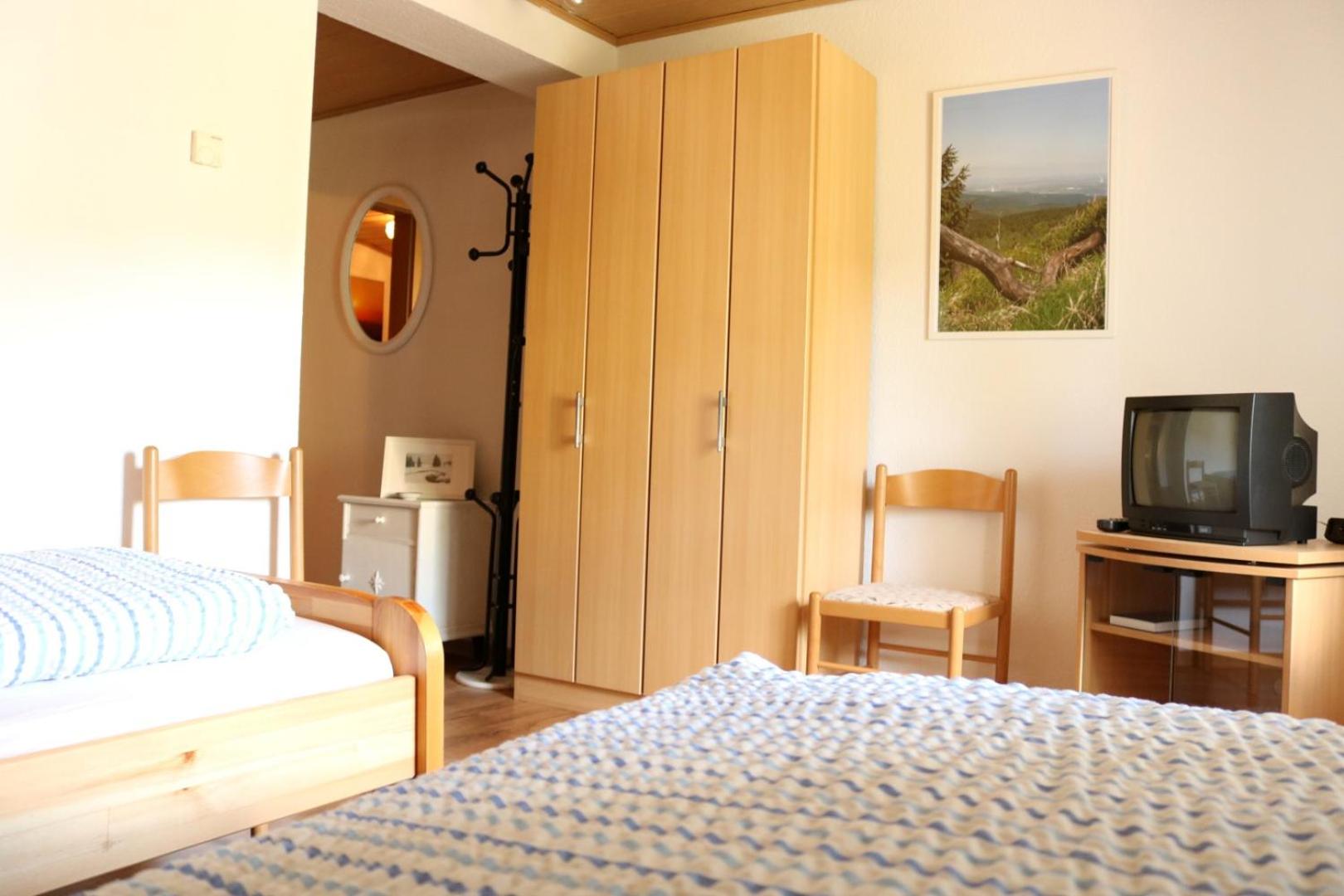 Twin Room with Bathroom photo 1
