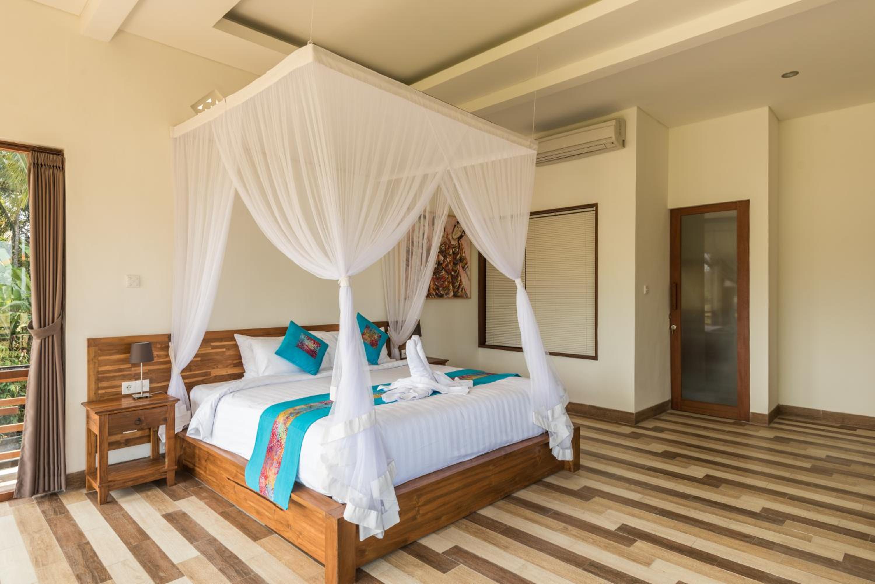 Deluxe Suite - Photo 9