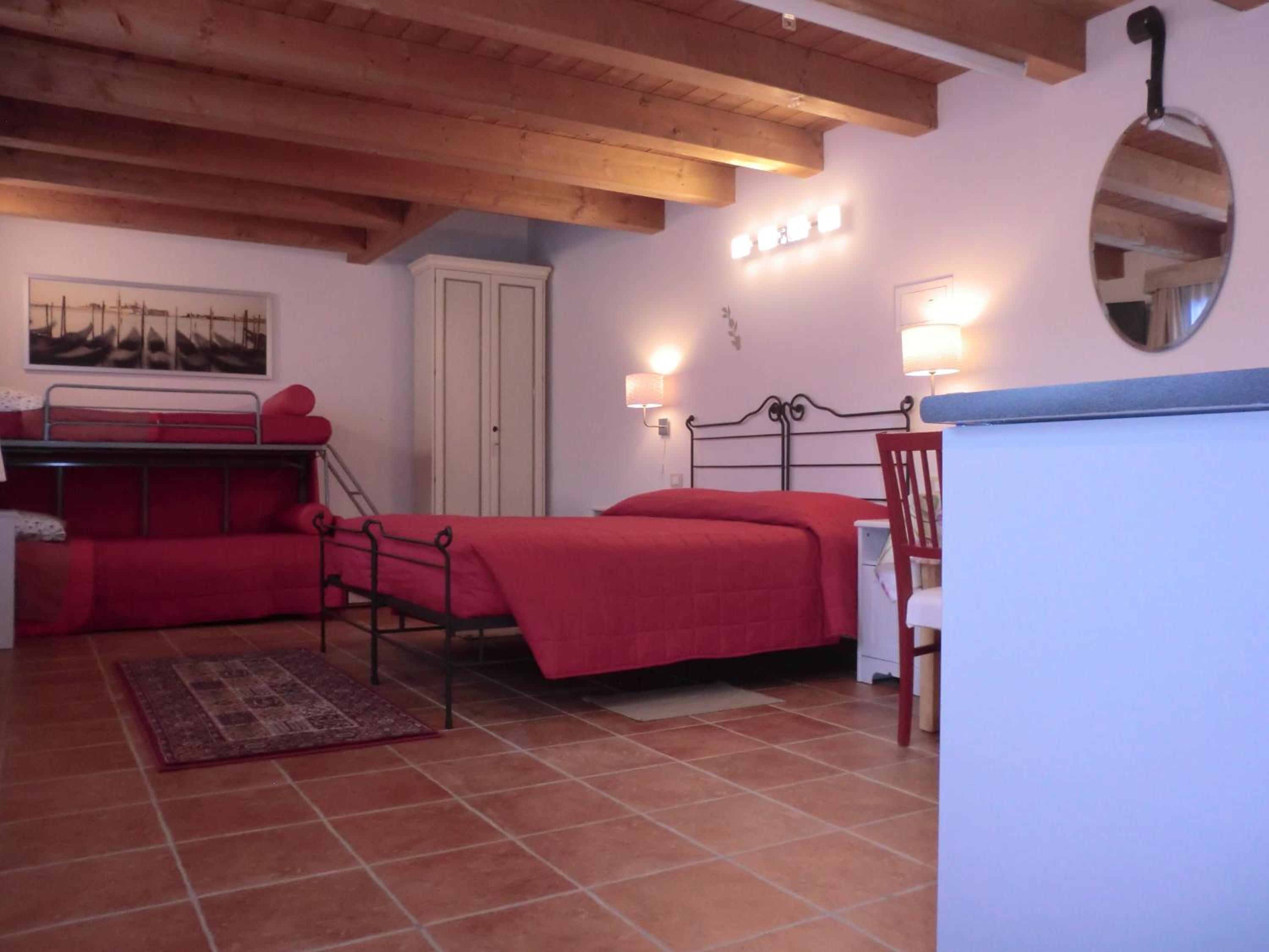 Superior Quadruple Room photo 2
