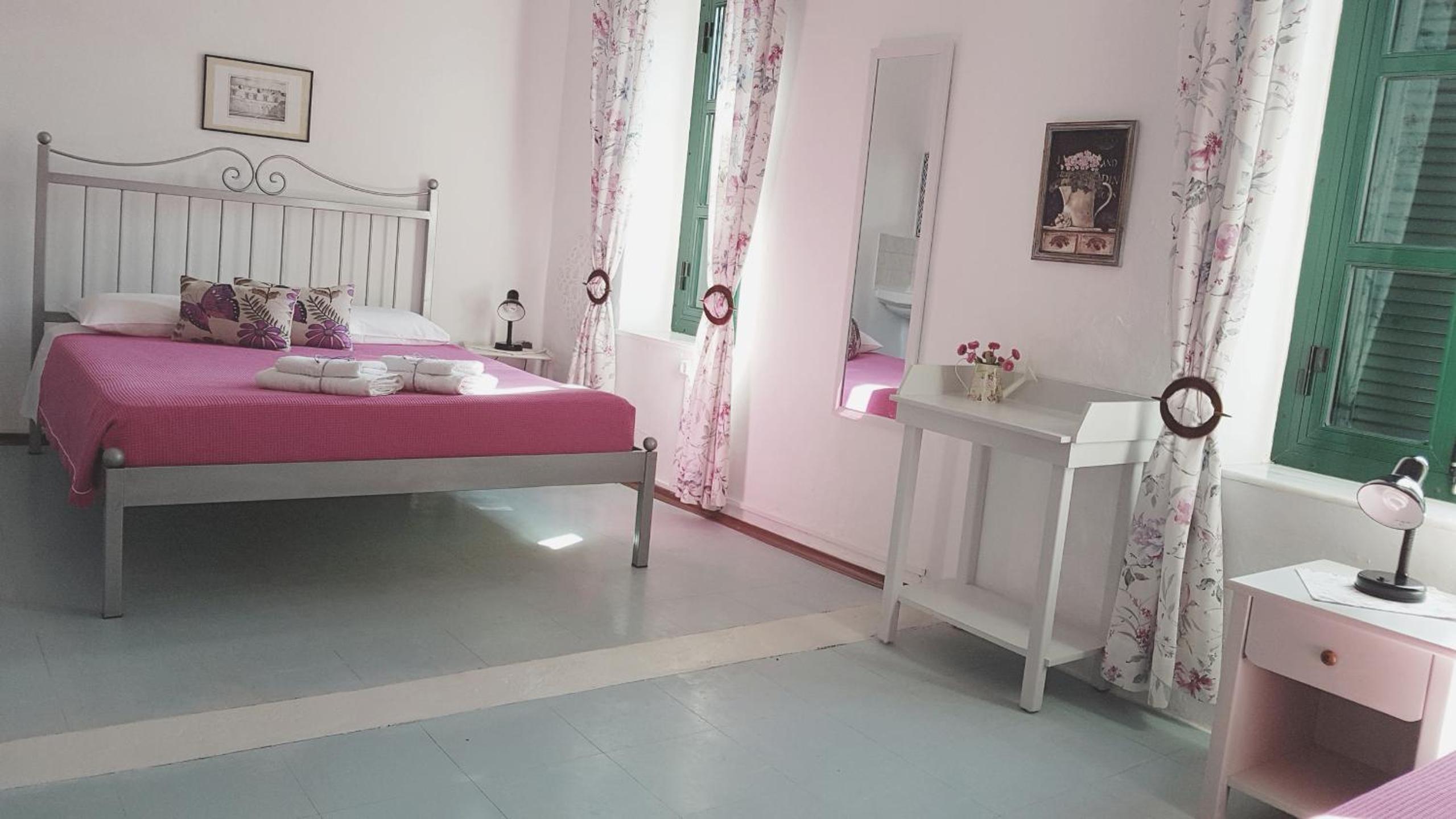 Triple Room with Private External Bathroom