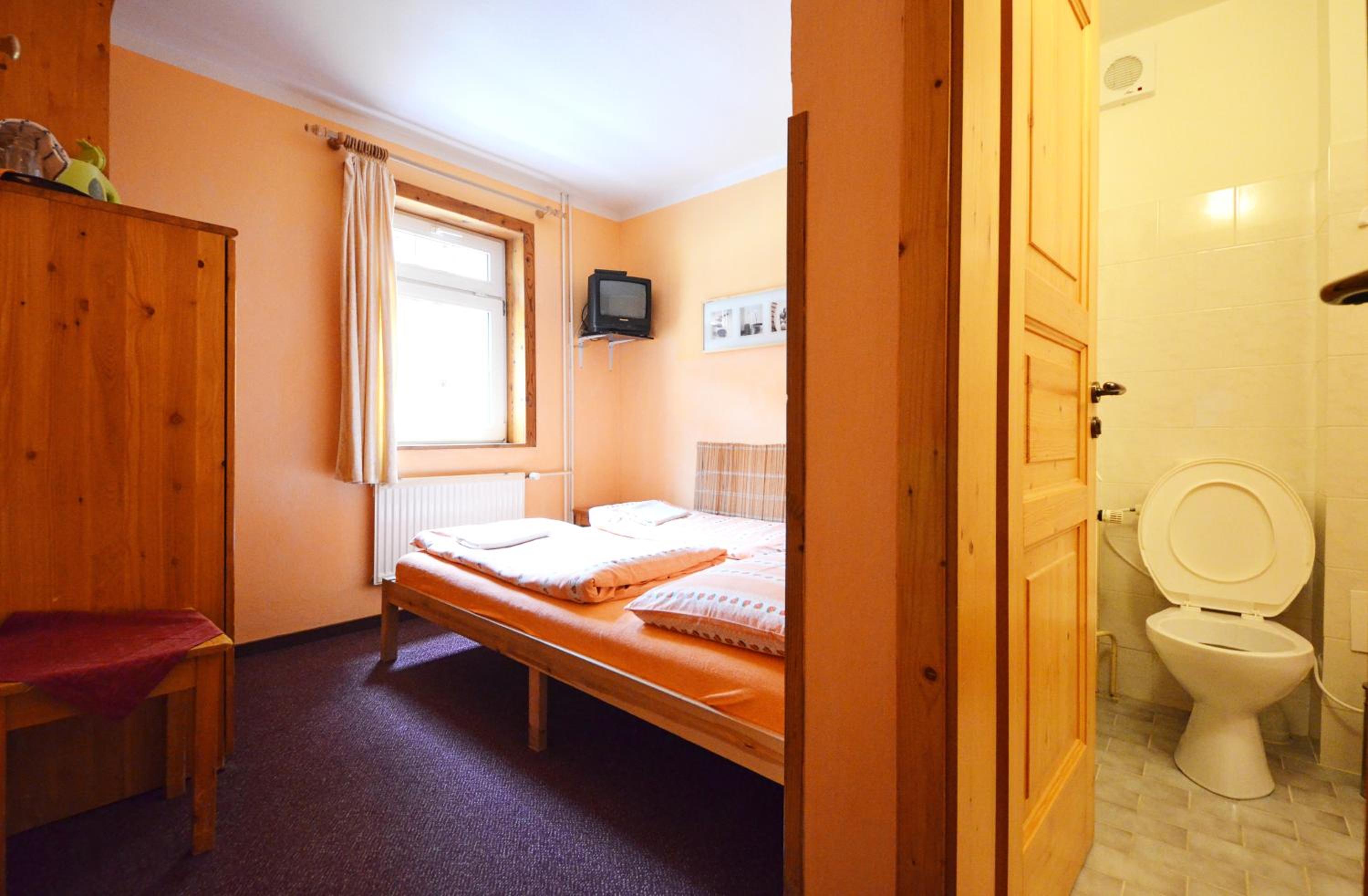 Double Room with Private Bathroom photo 1