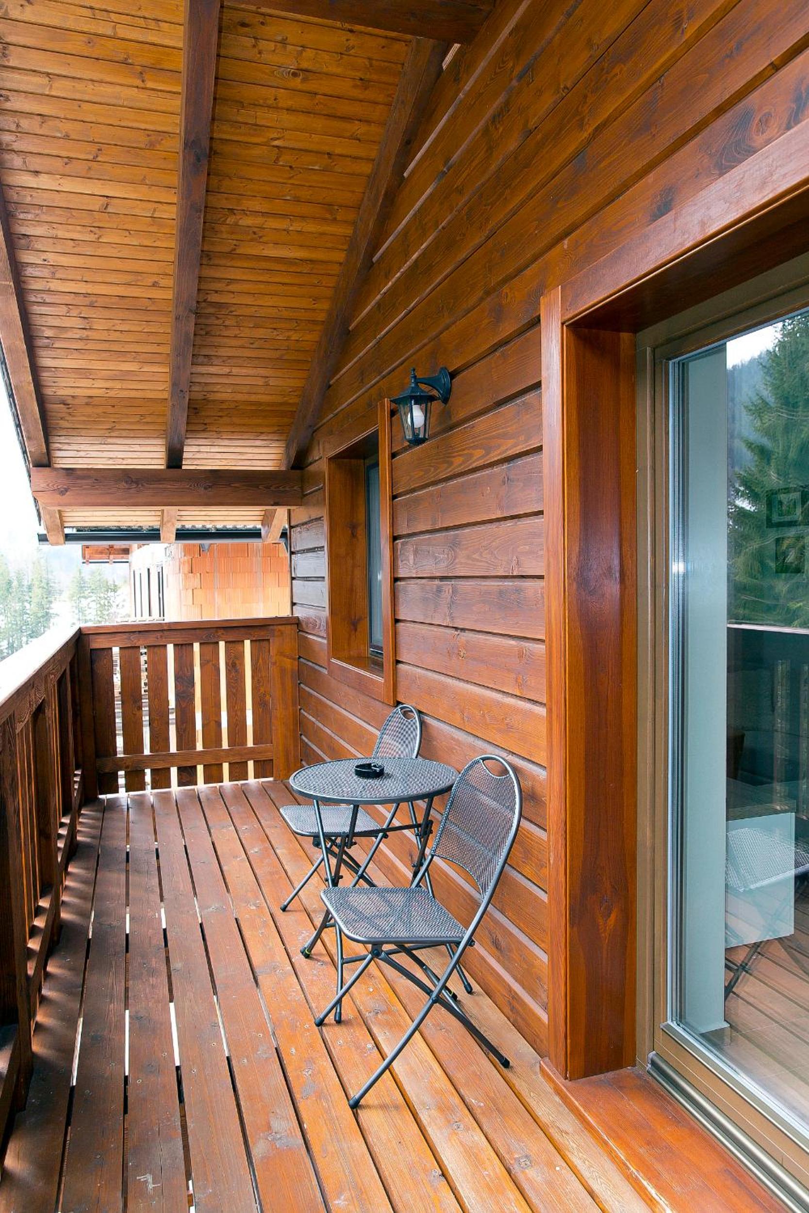 Apartment with Balcony - Photo 21