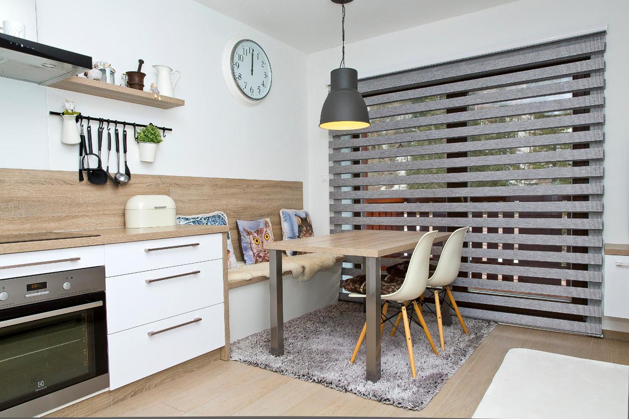 Apartment with Balcony - Photo 2