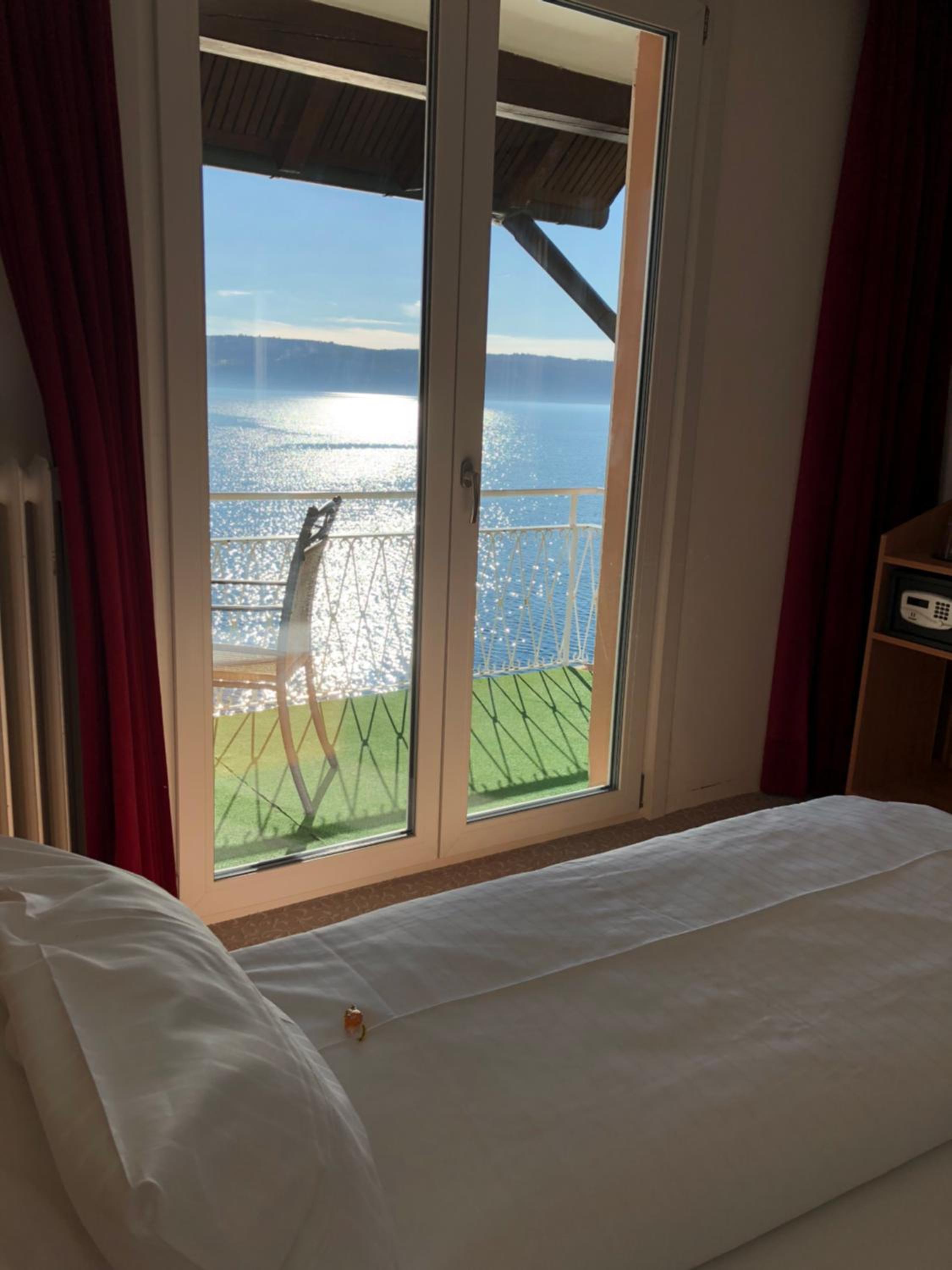Single Room with Balcony and Lake View photo 2