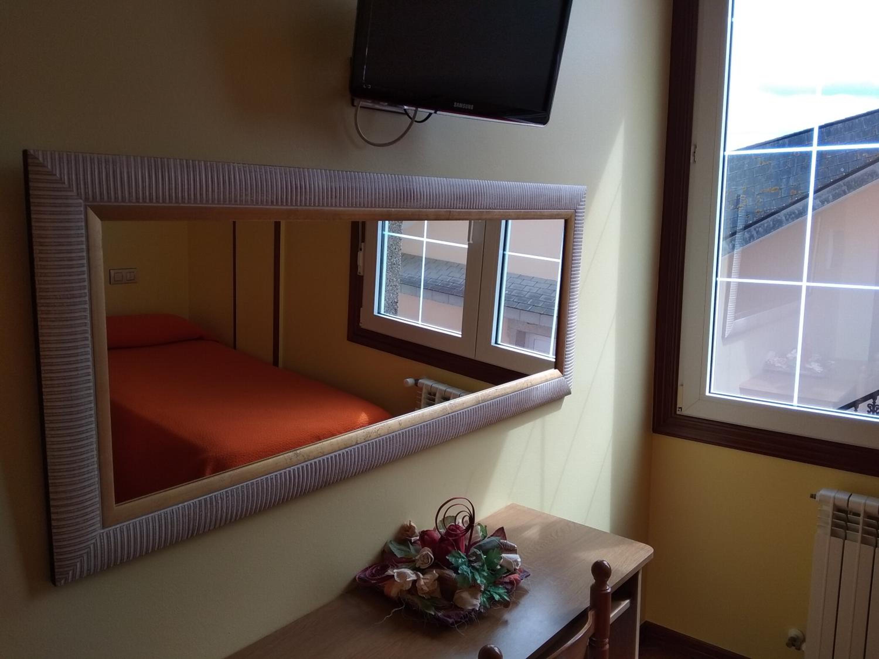 Deluxe Double Room with Balcony and Sea View photo 2
