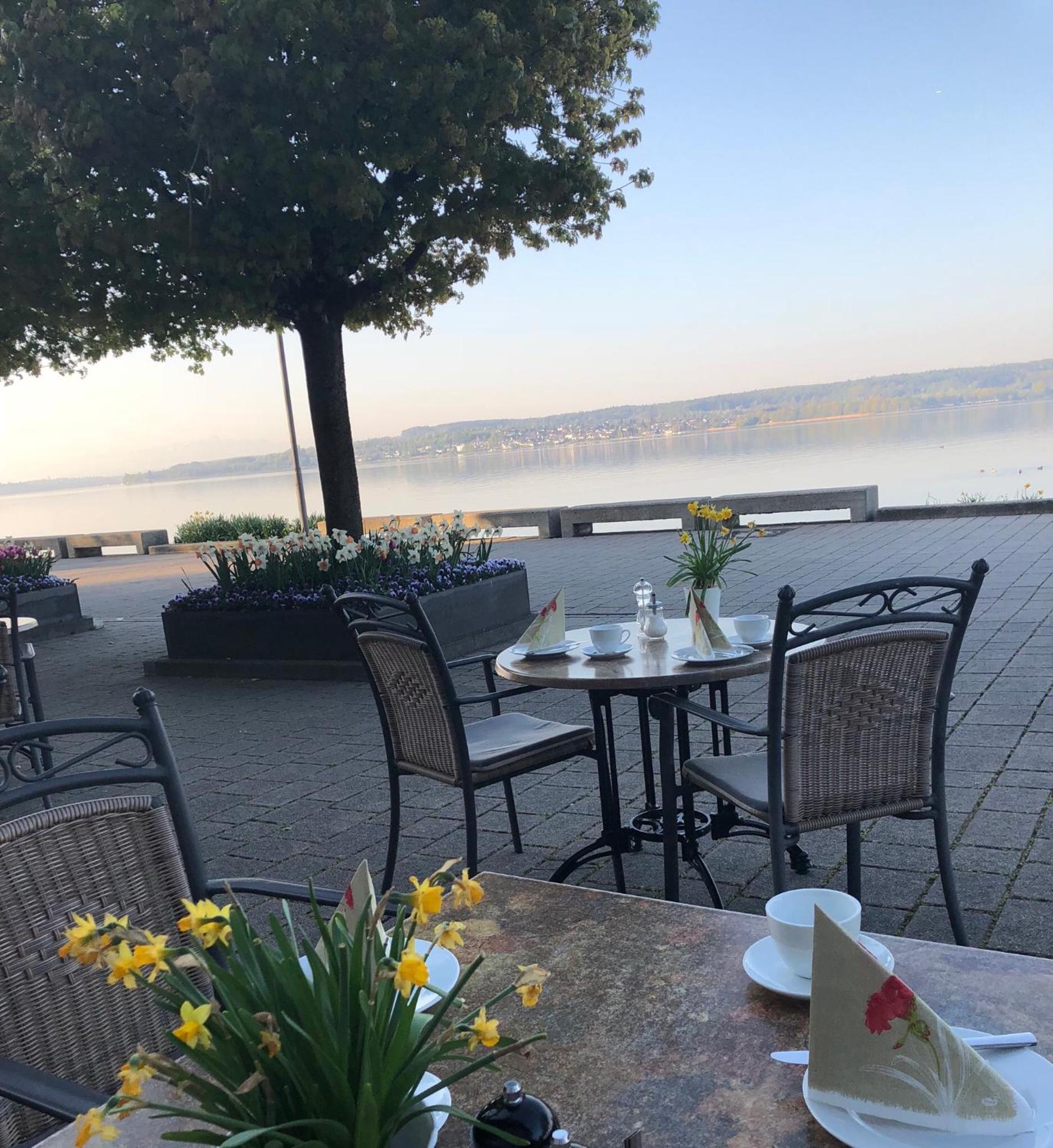Single Room with Balcony and Lake View