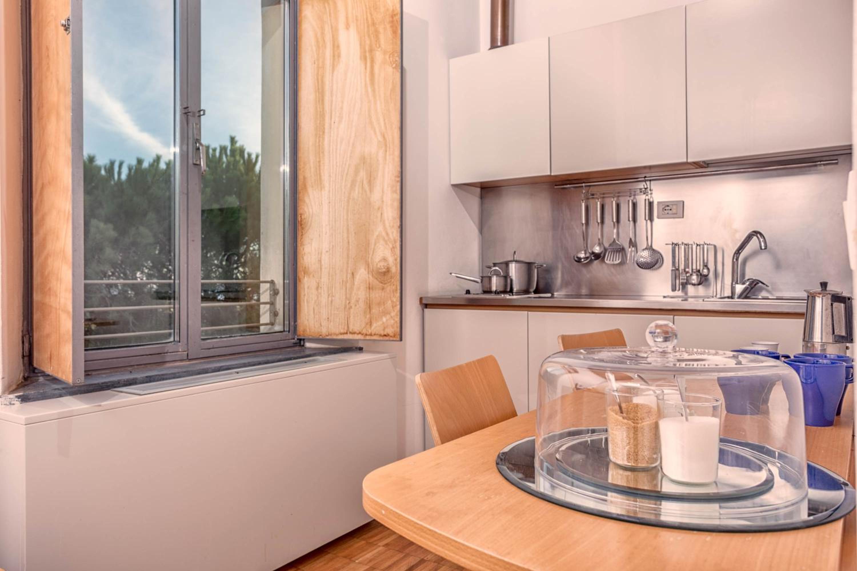 Two-Bedroom Apartment with Terrace (6 Adults) photo 2