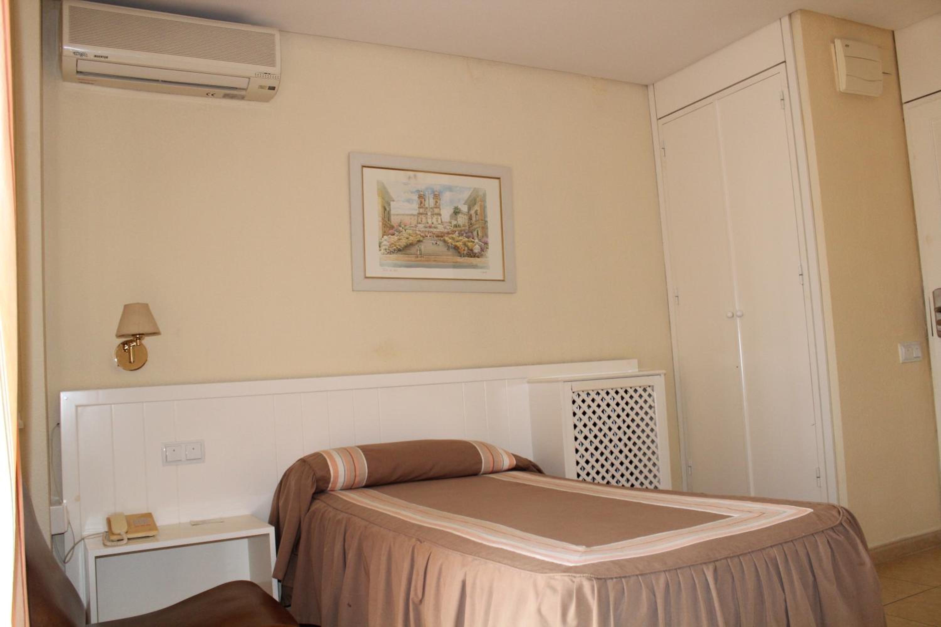 Single Room photo 2