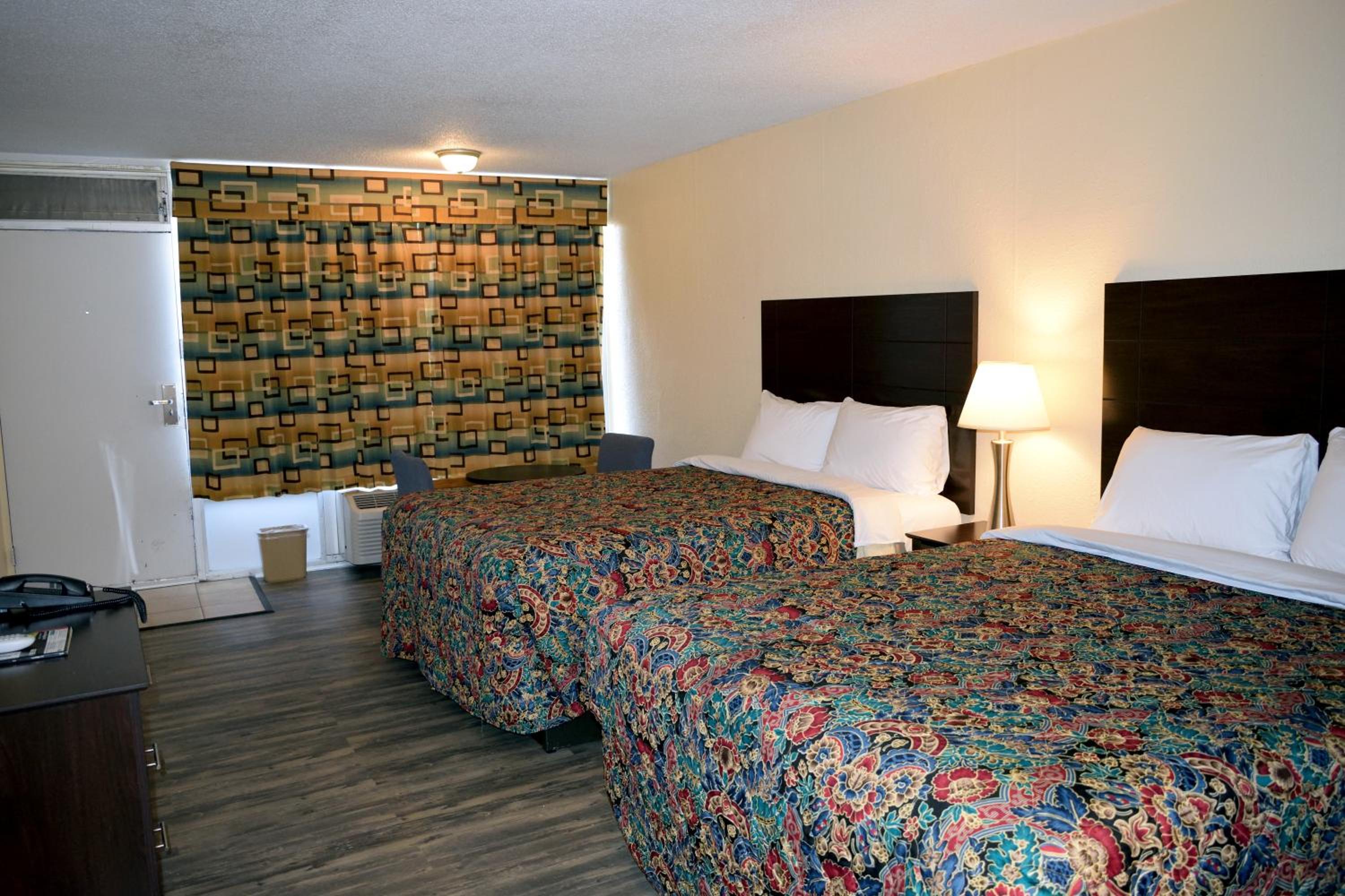 Deluxe Double Room with Two Double Beds photo 2