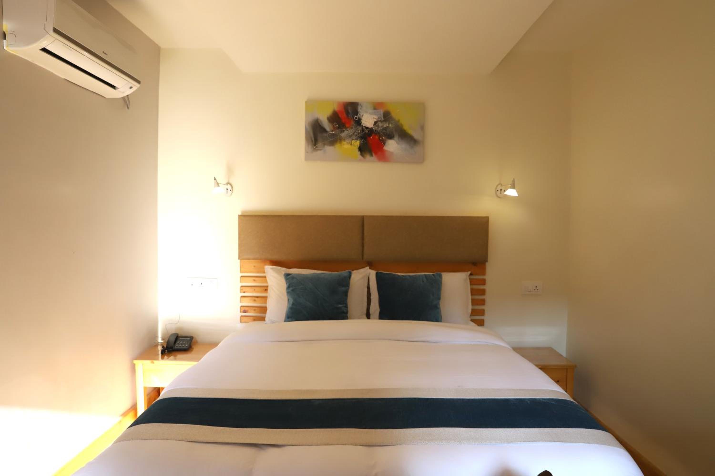 Standard Queen Room - Flexible Checkin Time photo 1