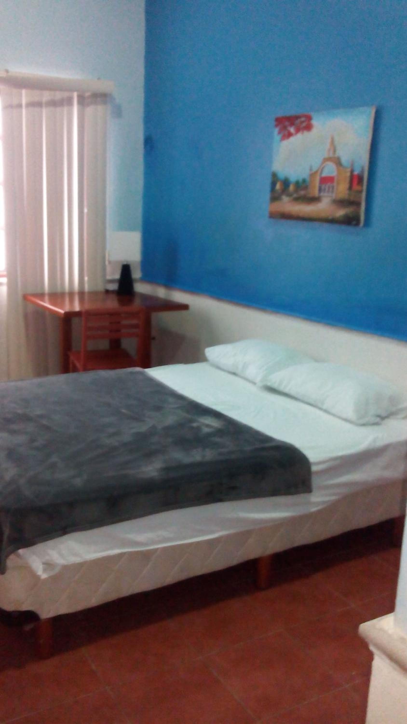 Queen Room photo 2