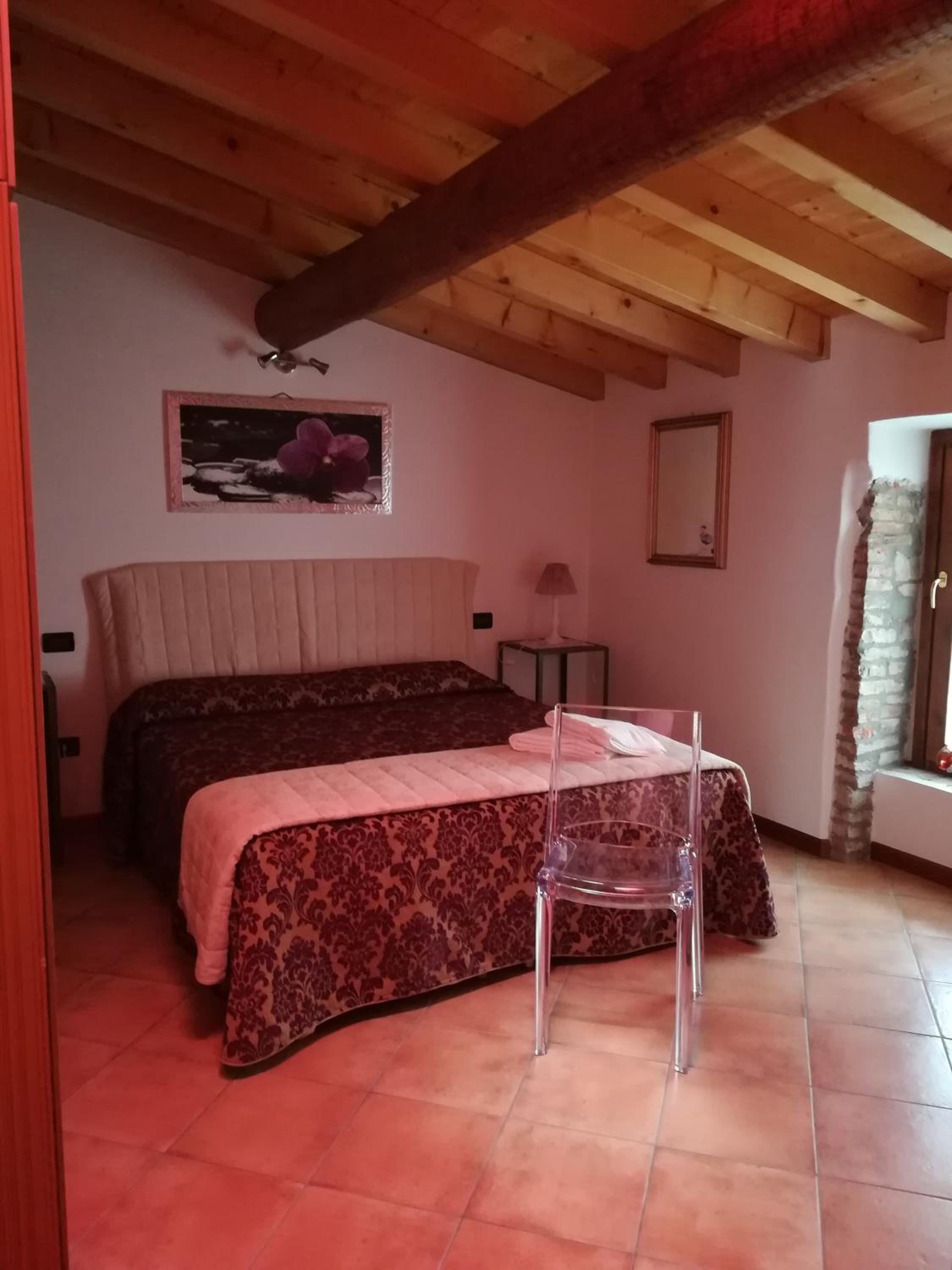 Double Room with Shared Bathroom photo 1
