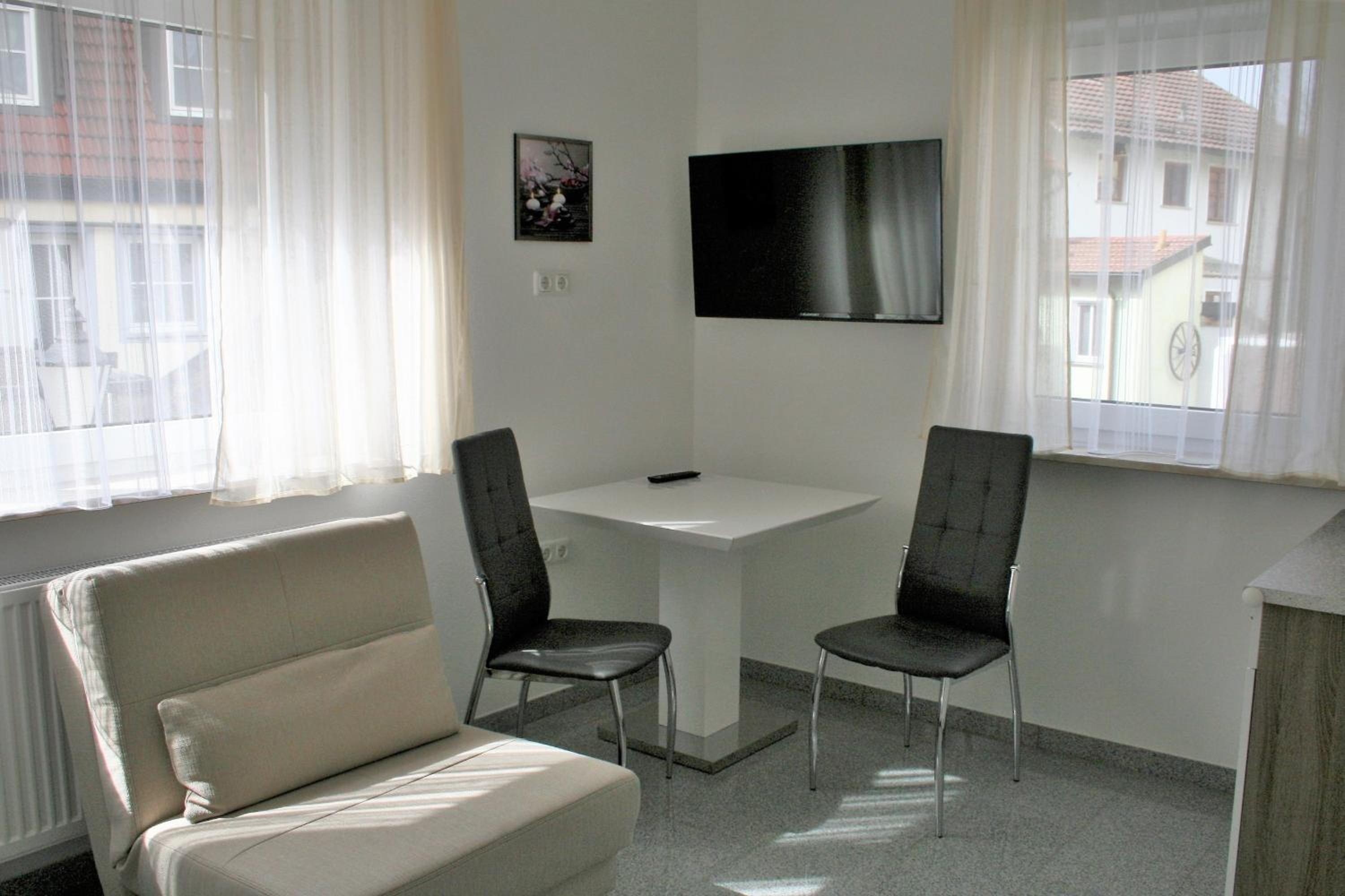 Studio with Garden View and Kitchen - Photo 3