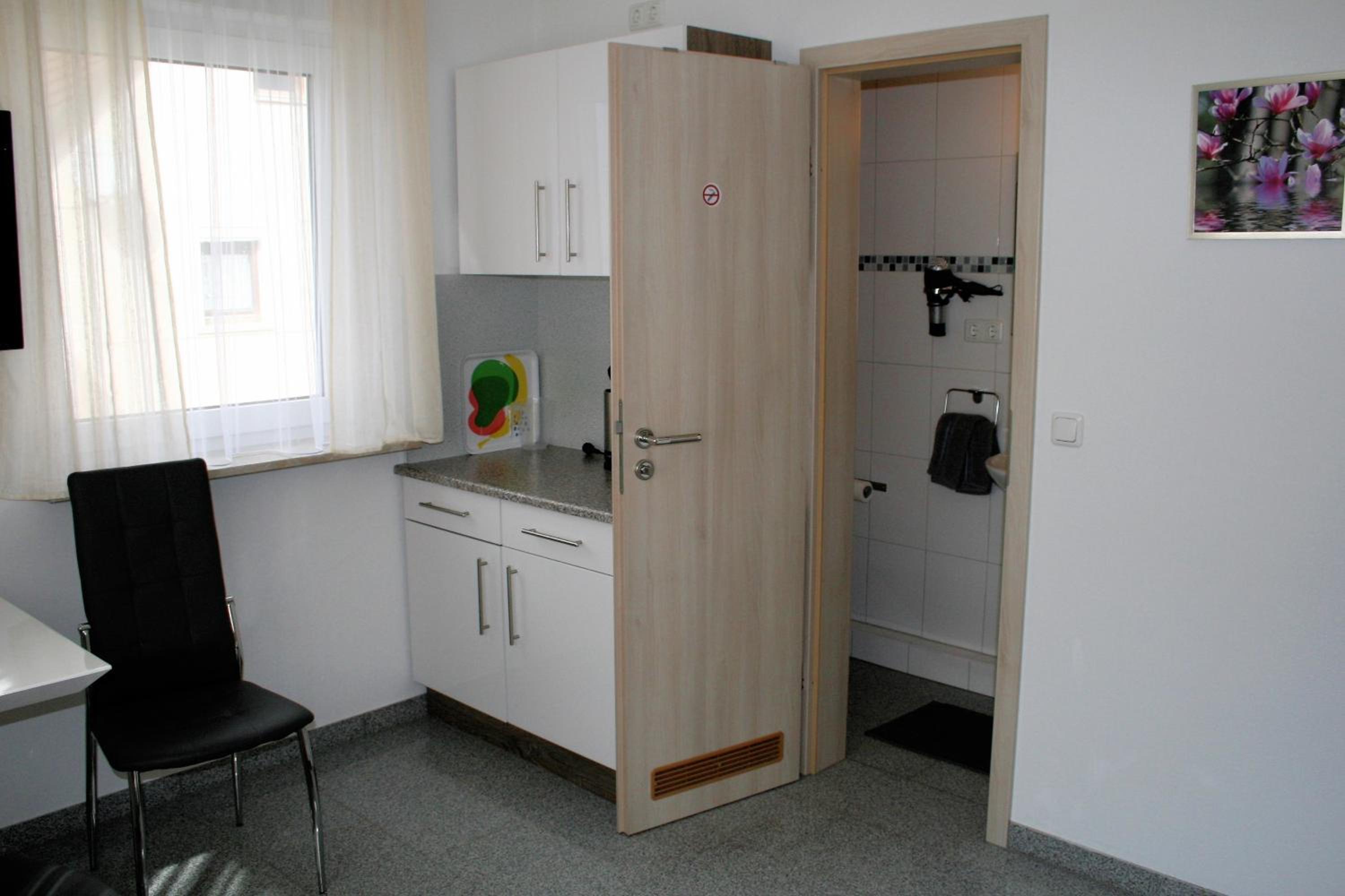 Studio with Garden View and Kitchen - Photo 2