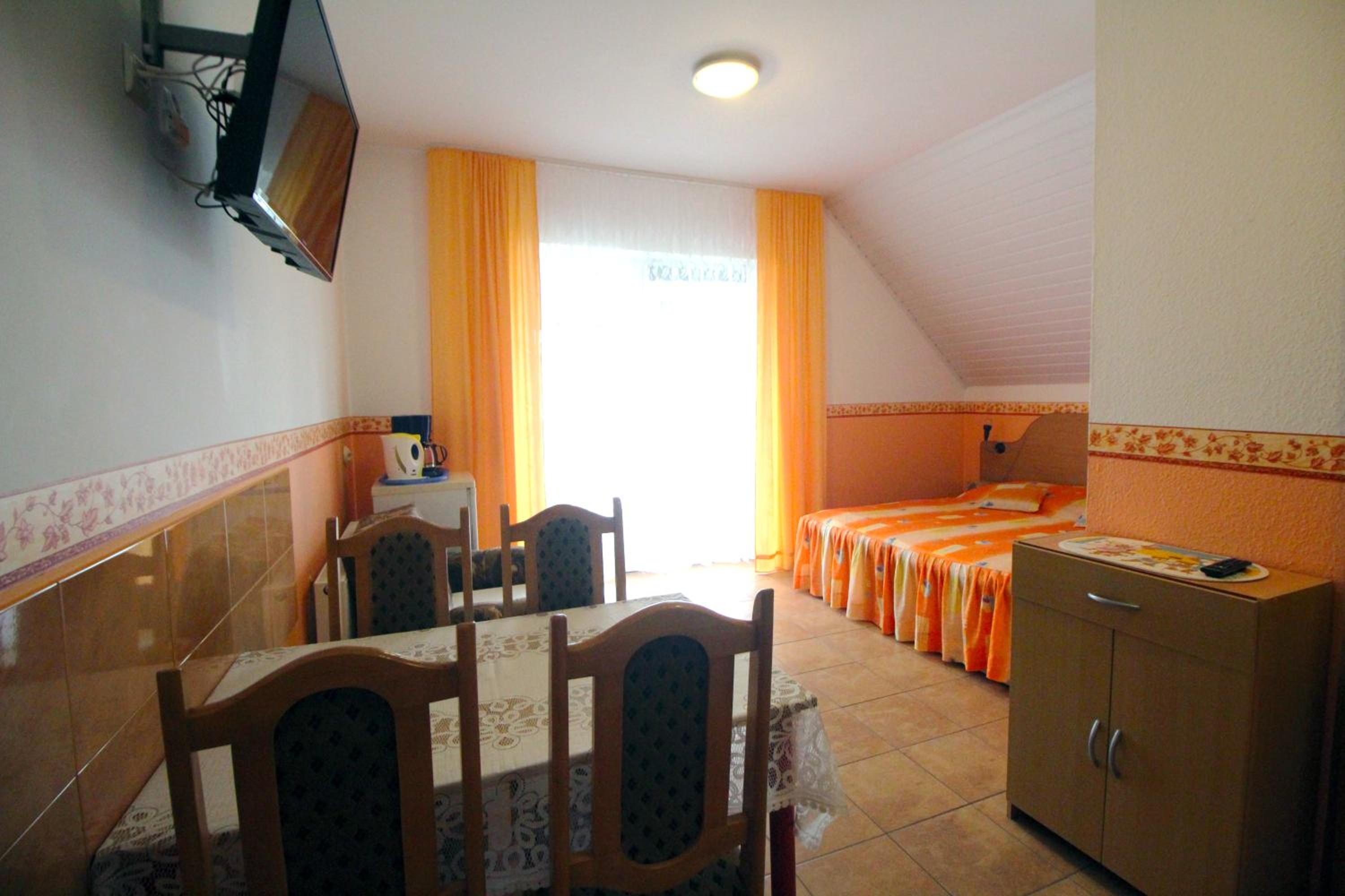 Family Room with Terrace photo 2