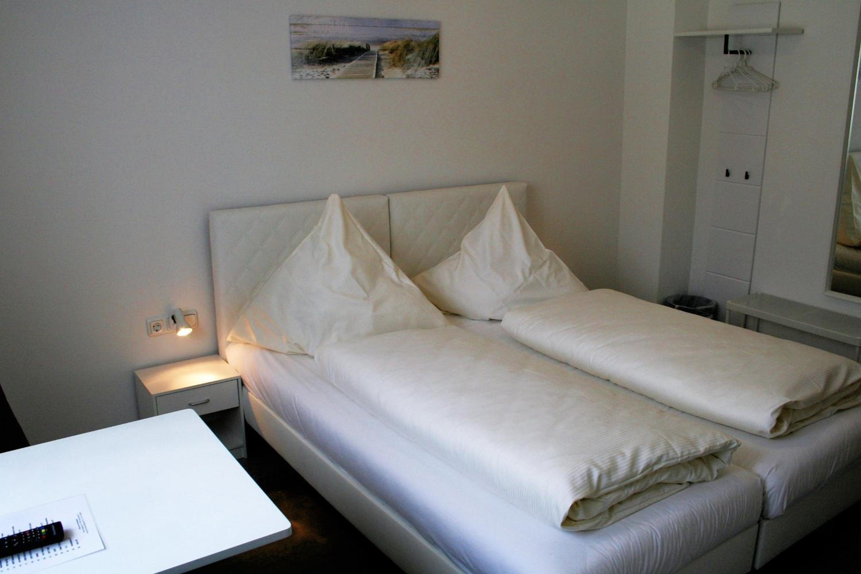 Economy Double Room with Kitchen - Photo 2