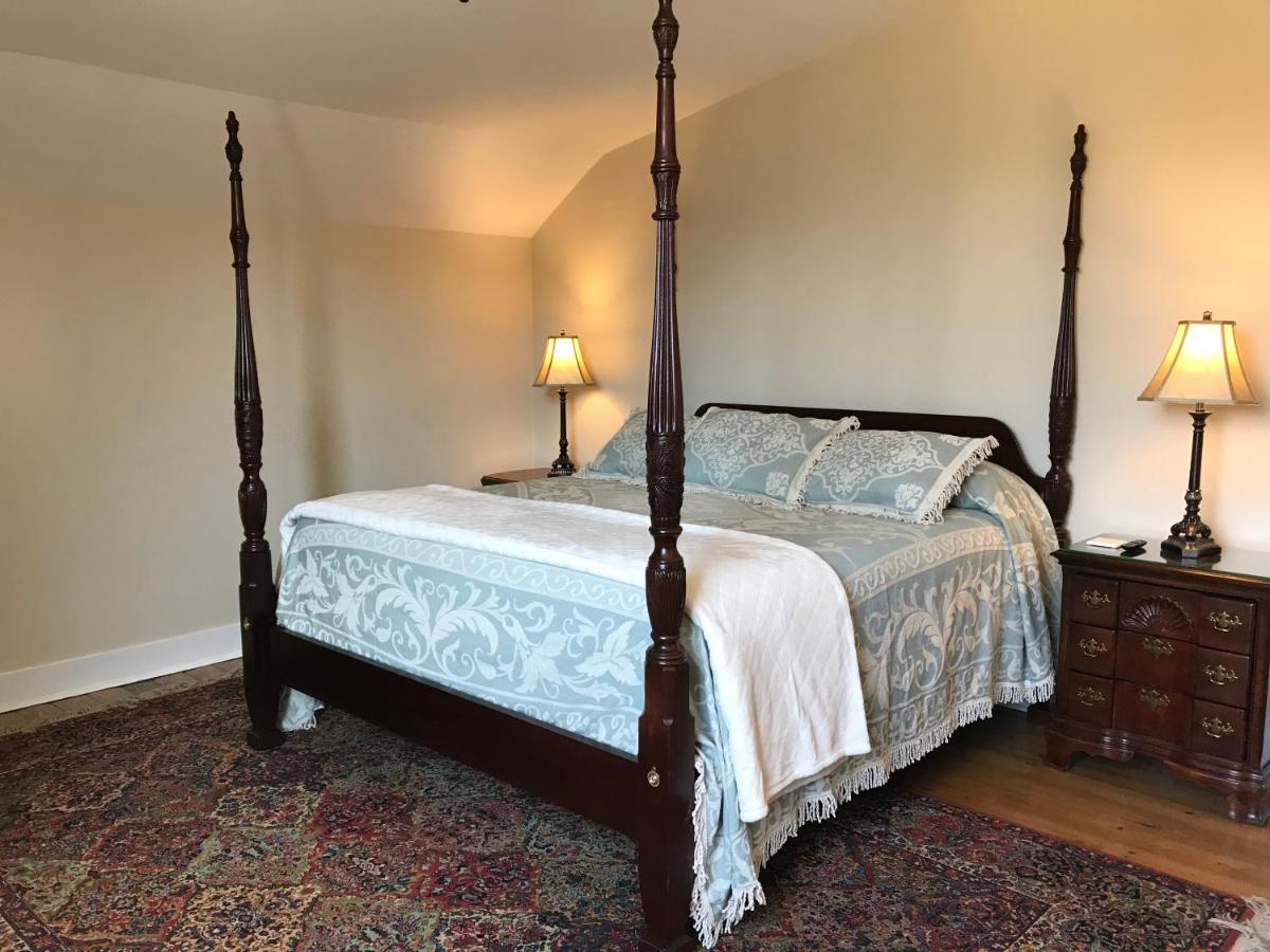Deluxe King Room photo 3