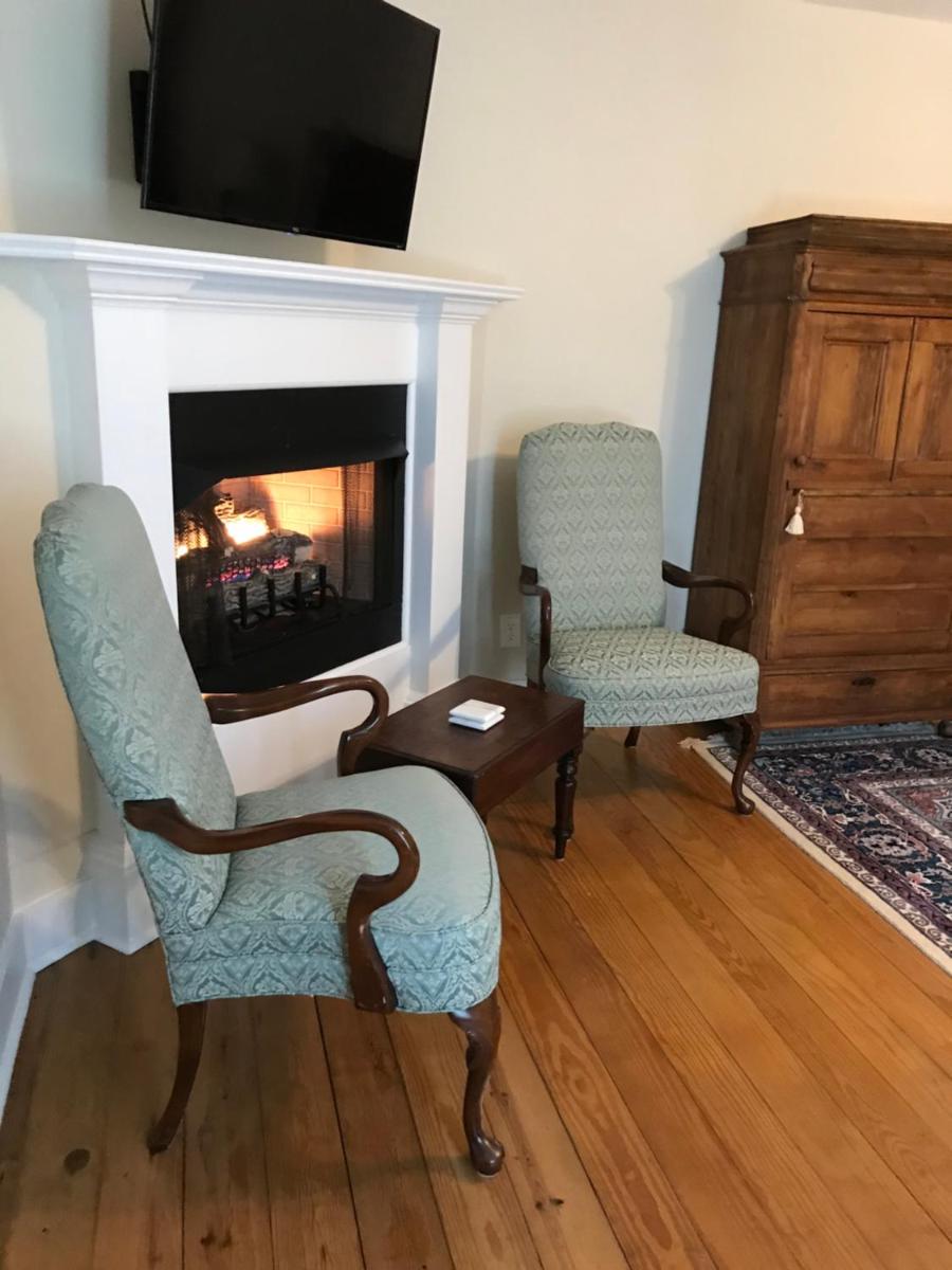 Deluxe King Room photo 2