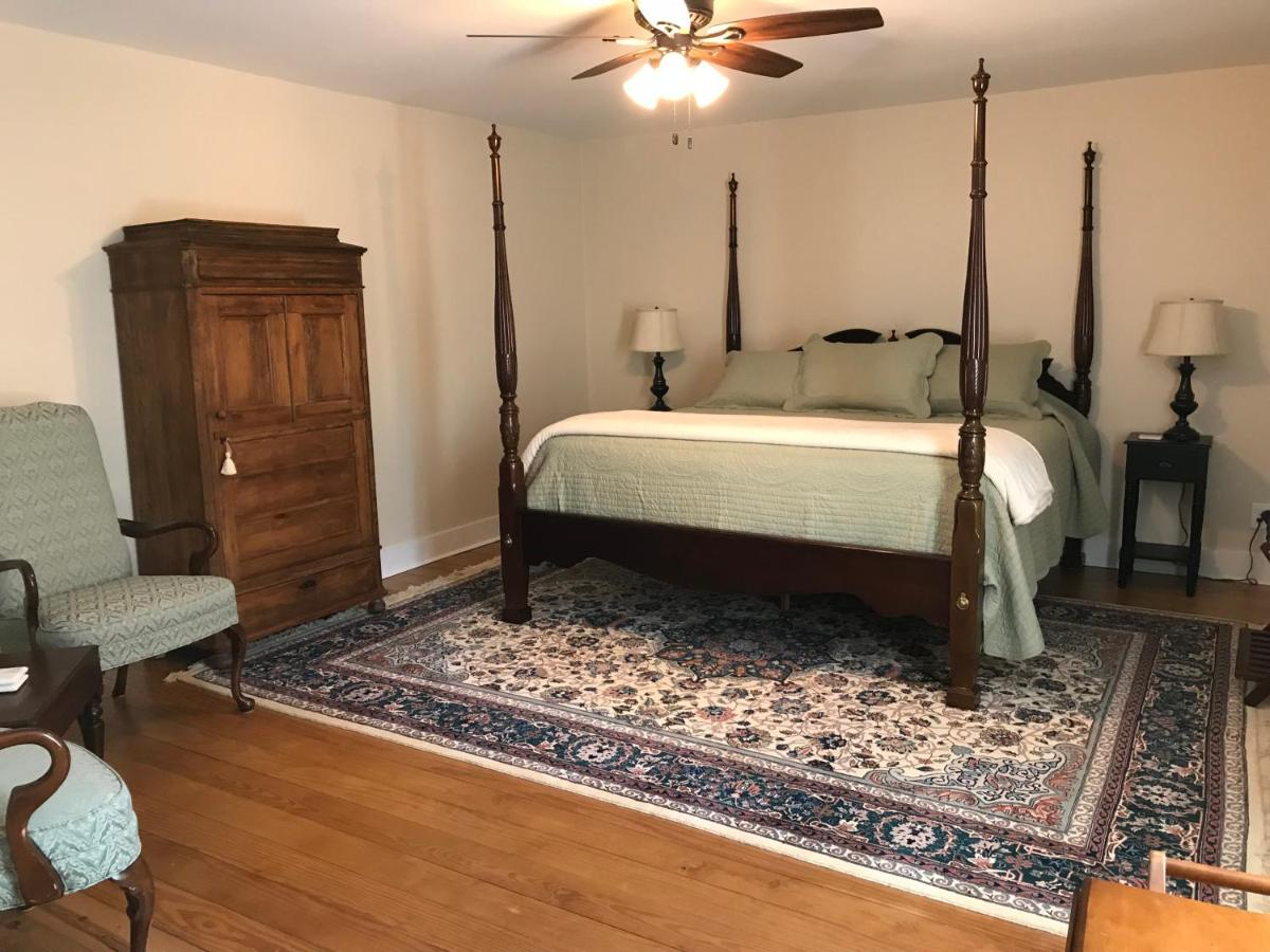 Deluxe King Room photo 3