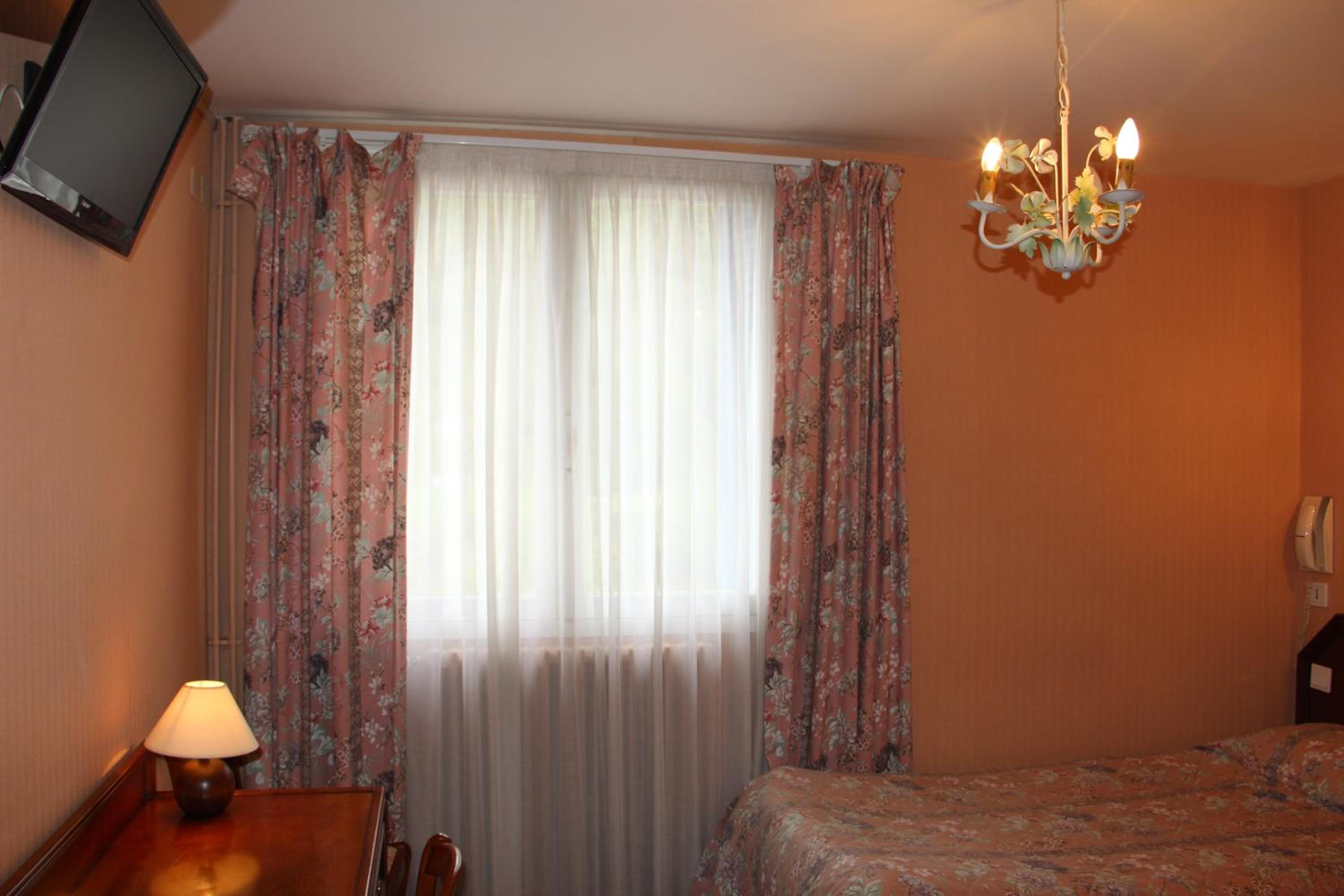 Standard Twin Room photo 2