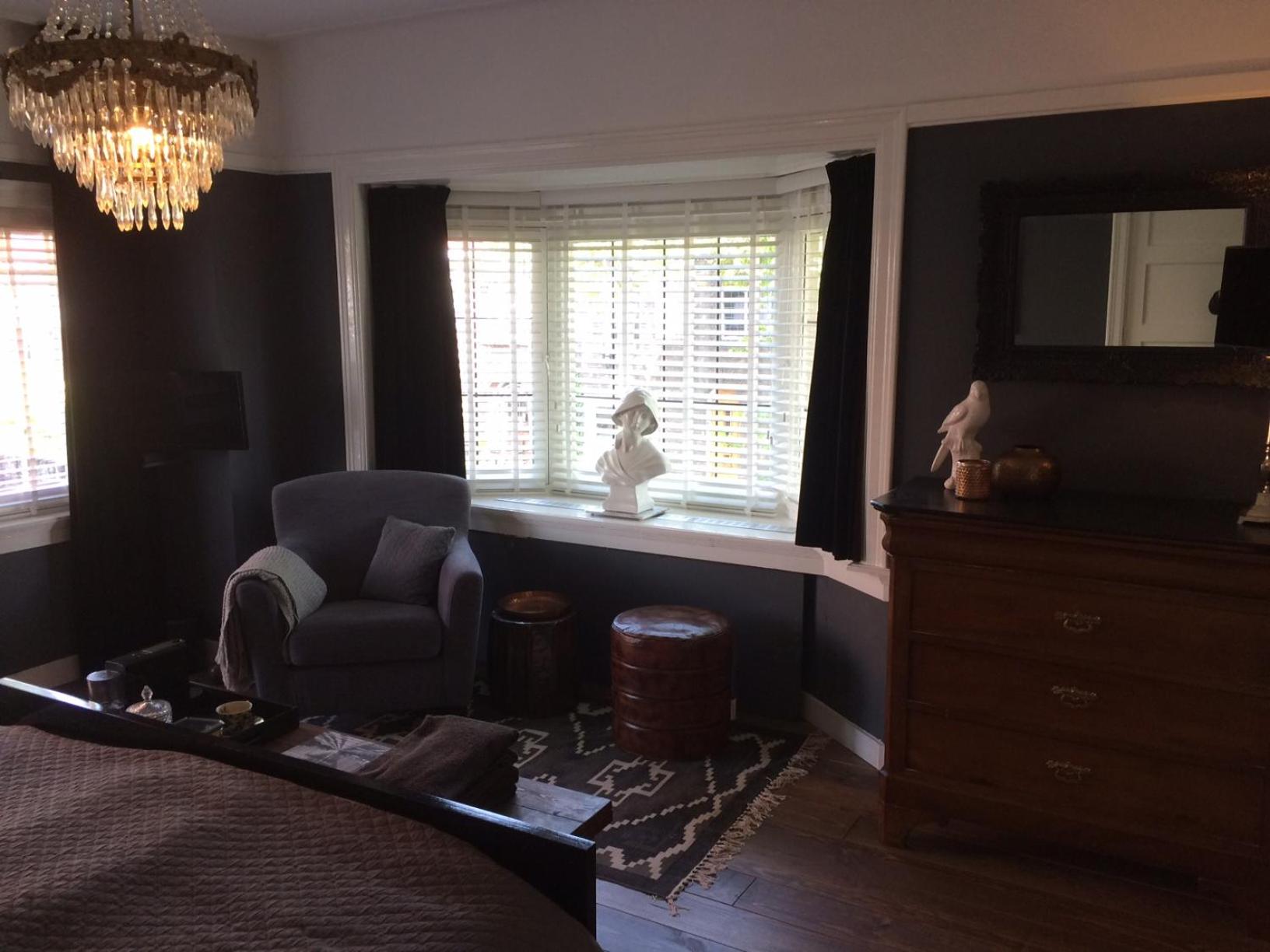 King Room with Balcony - Photo 2