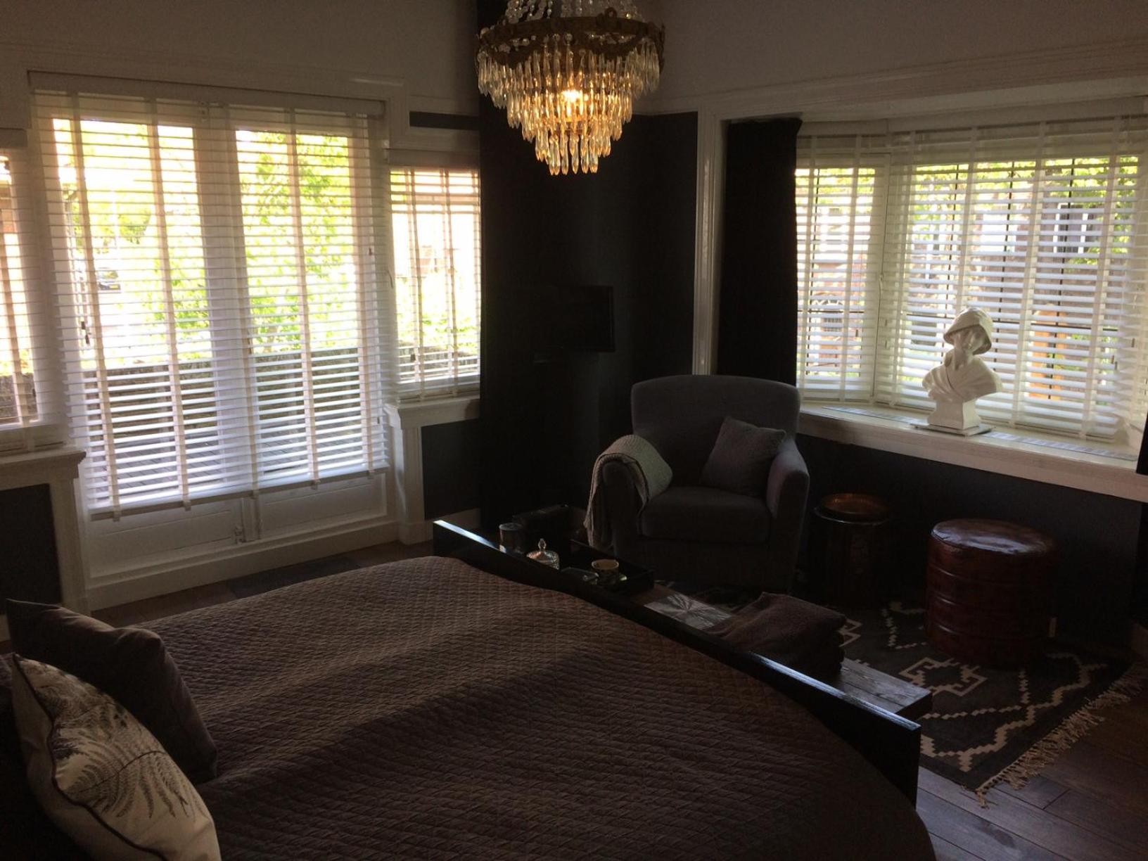 King Room with Balcony - Photo 3