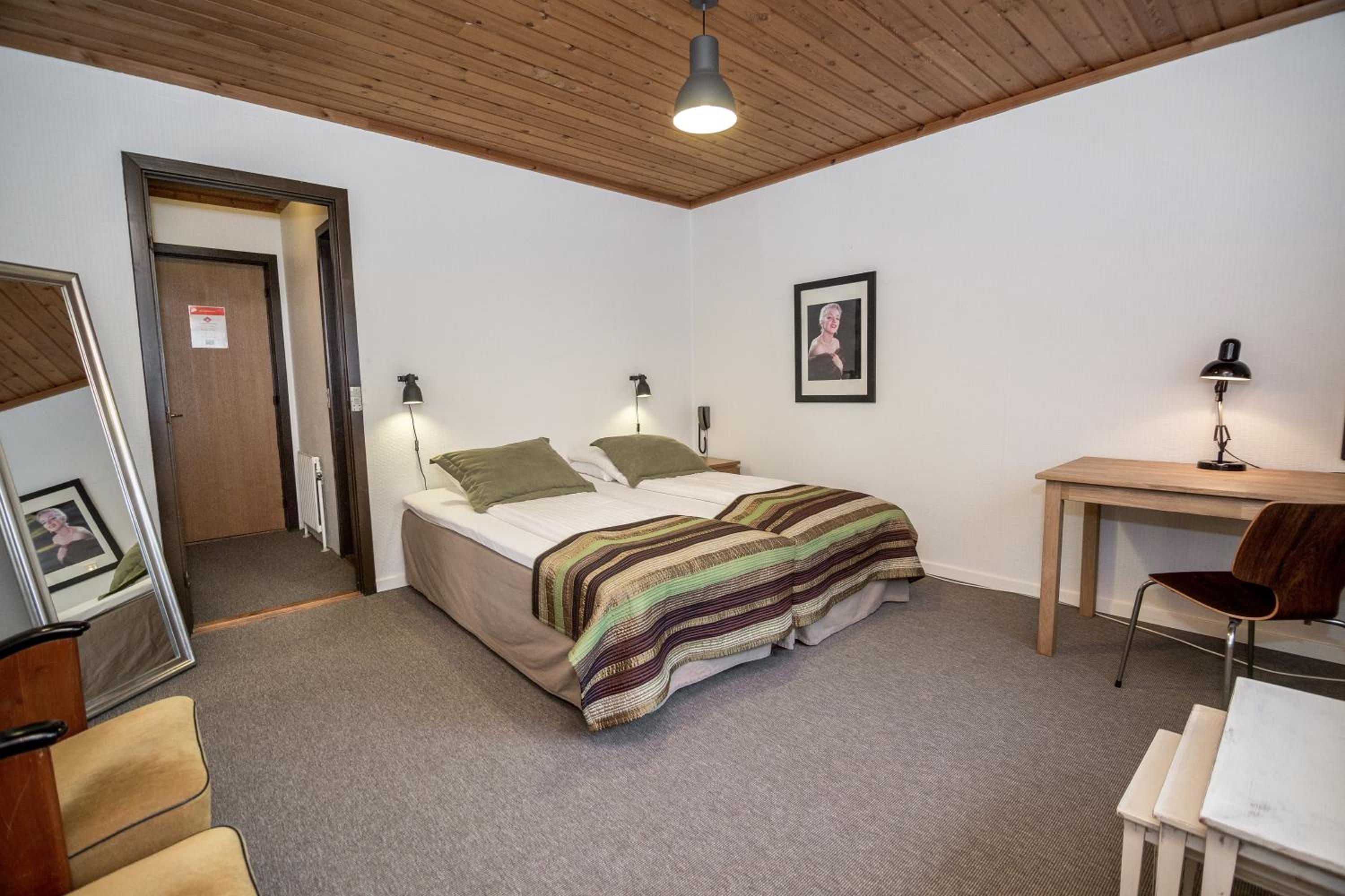 Deluxe King Room photo 3