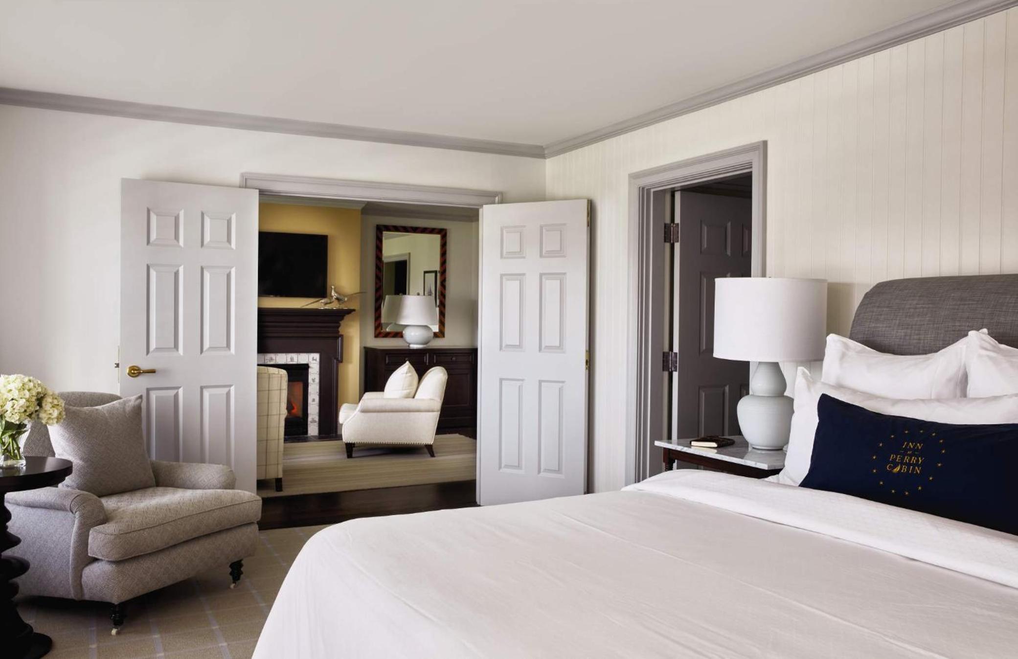 Water View Luxury Suite photo 1