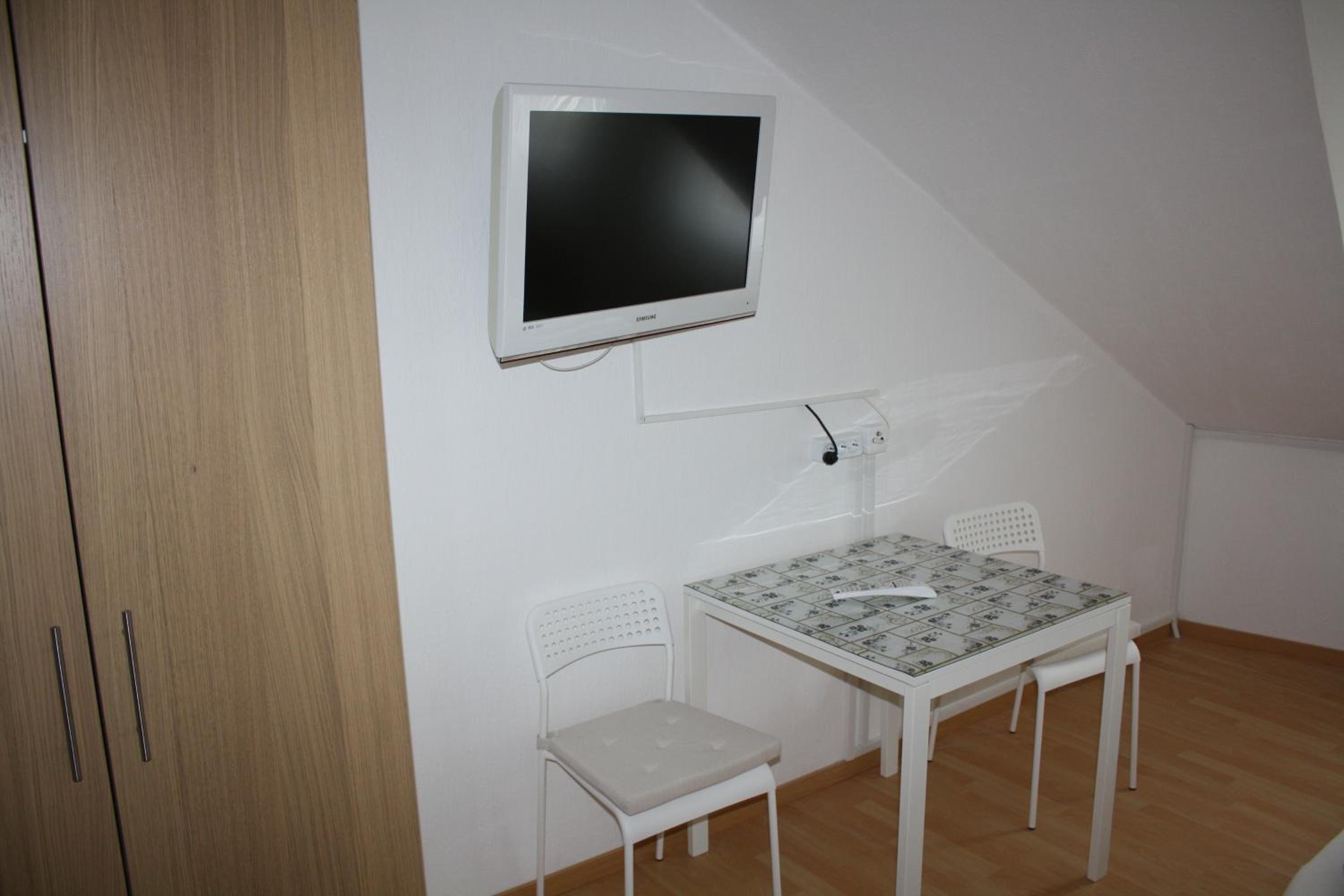 Double Room with Private Bathroom No.6 - Photo 6