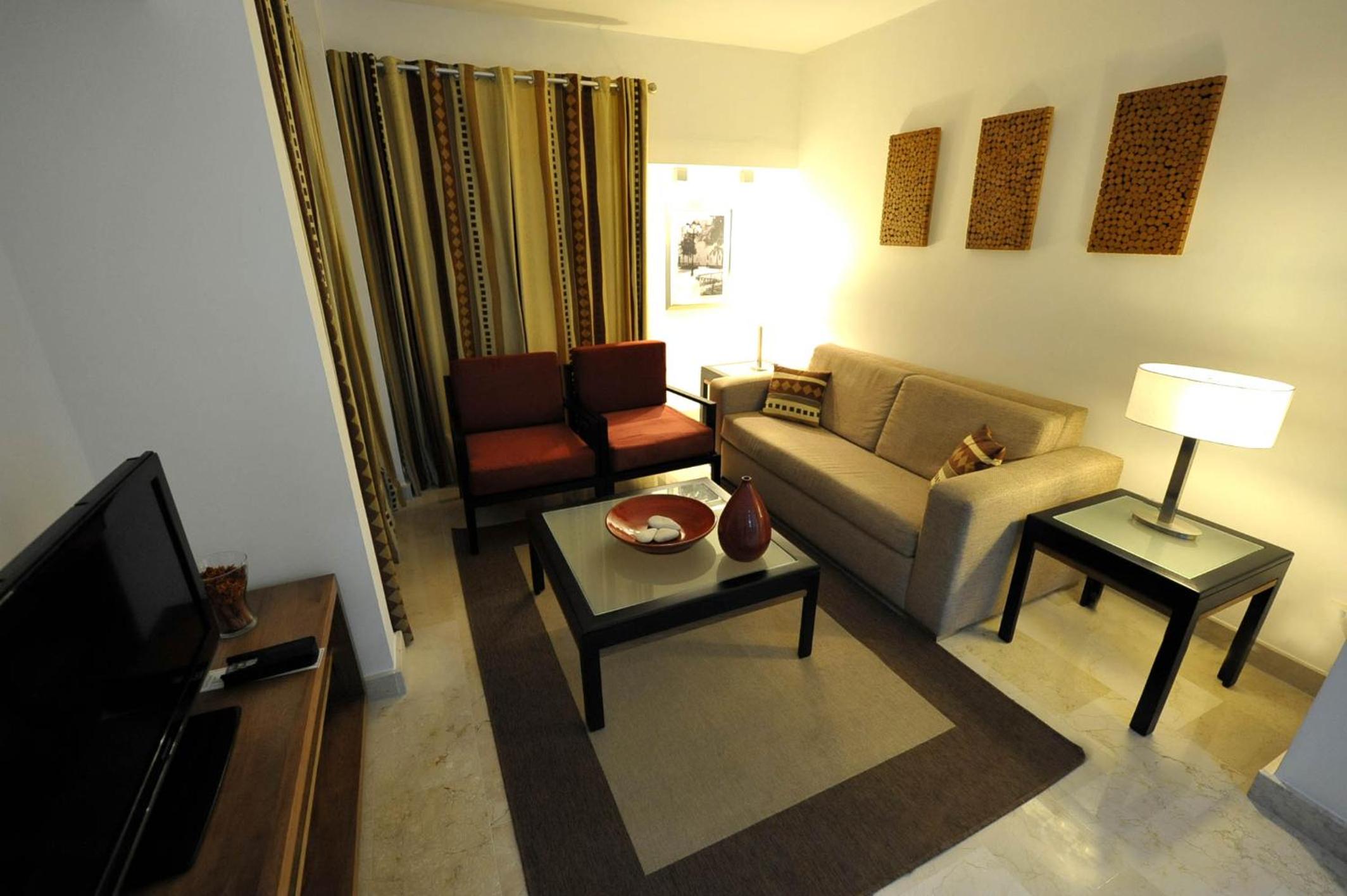 One-Bedroom King Suite with Sofa Bed - Non-Smoking - Photo 9