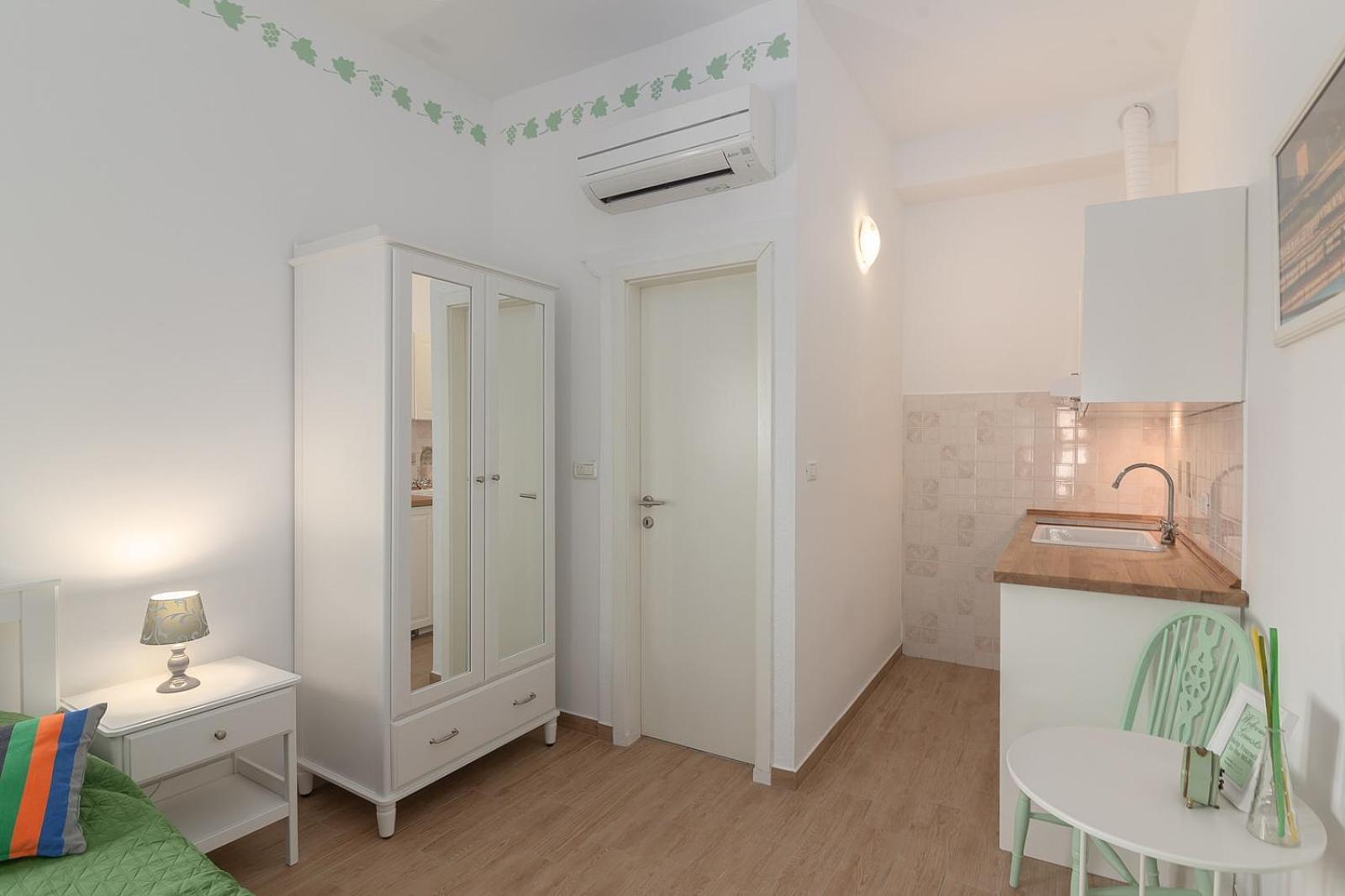 One-Bedroom Apartment (2 Adults) - Photo 1