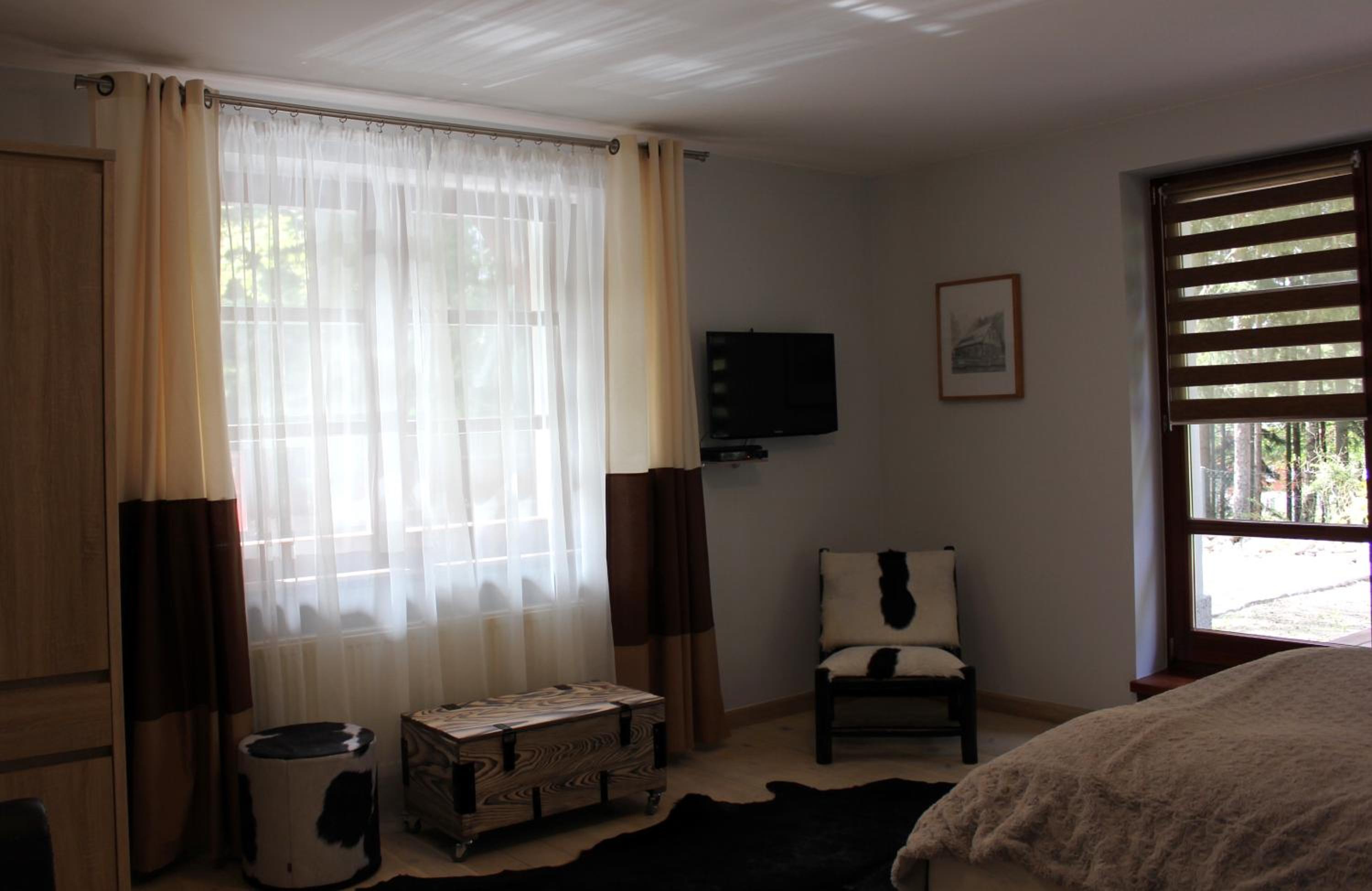 Double or Twin Room with Terrace and Garden View photo 2