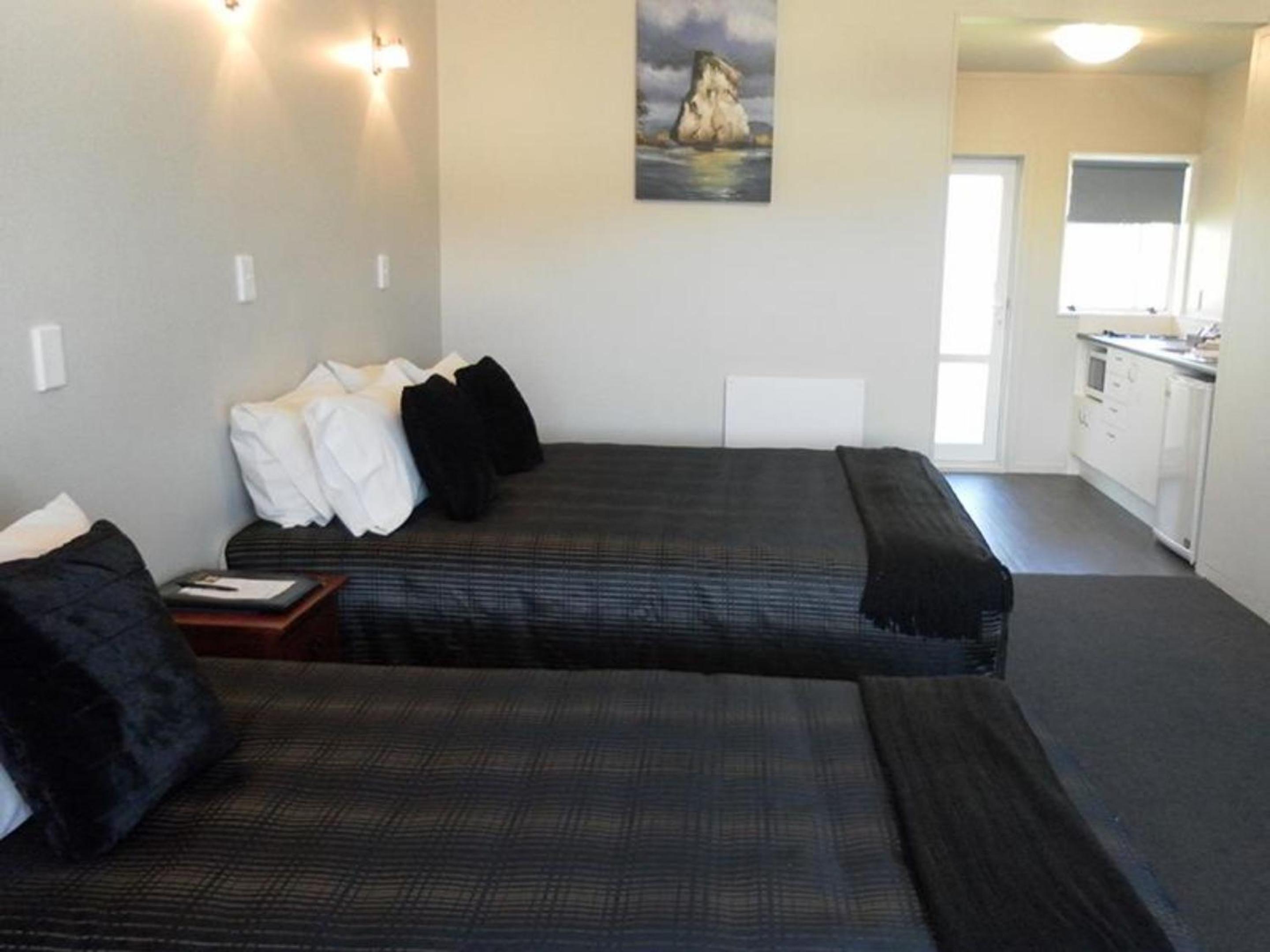 Executive One-Bedroom Mezzanine - Photo 3