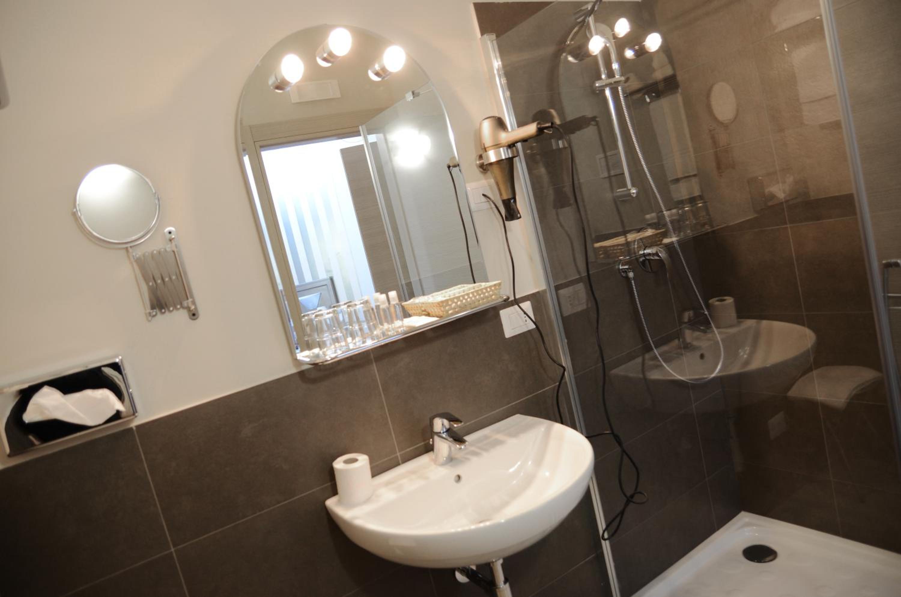 Superior Triple Room photo 2