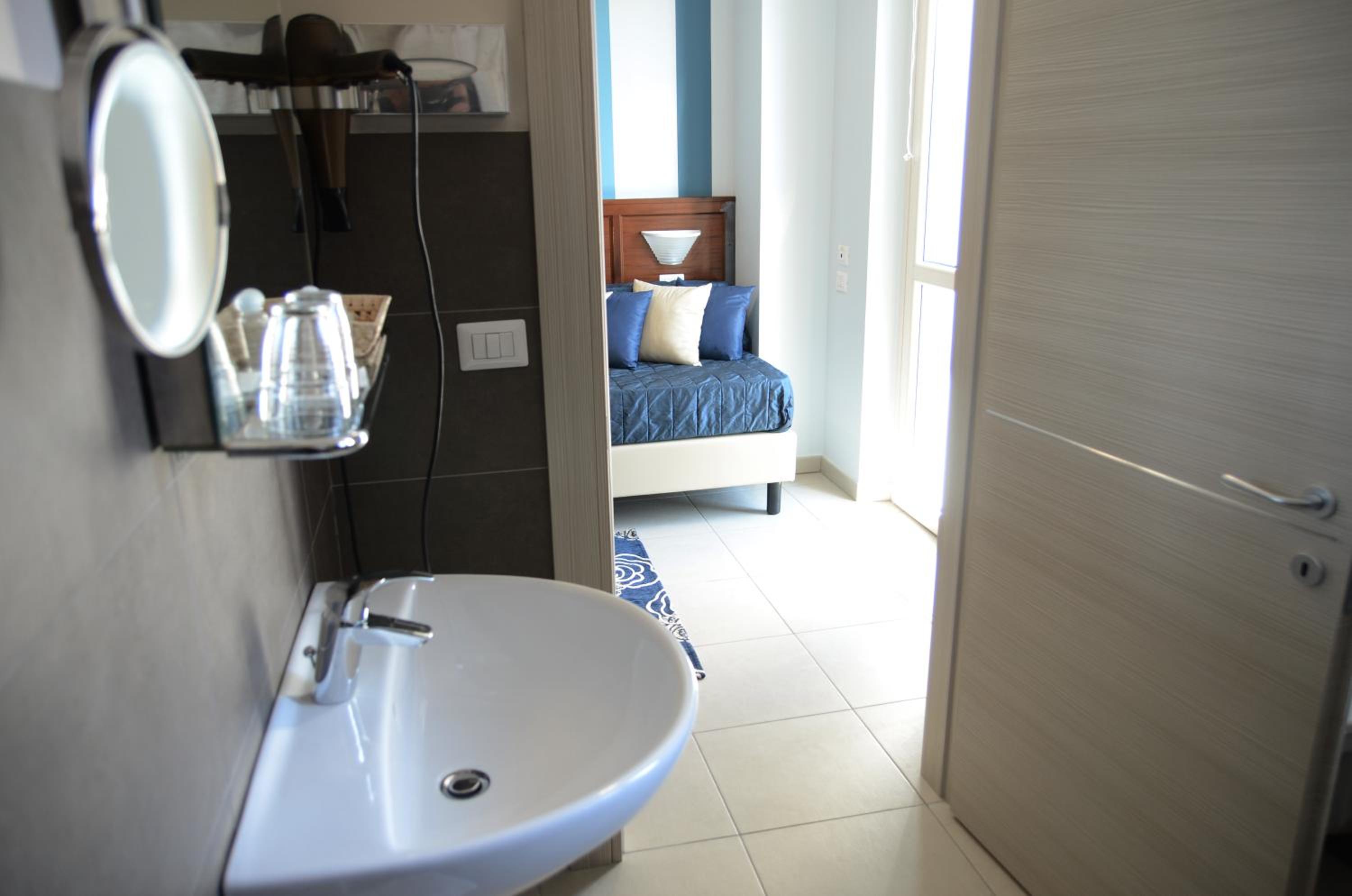 Comfort Triple Room photo 3