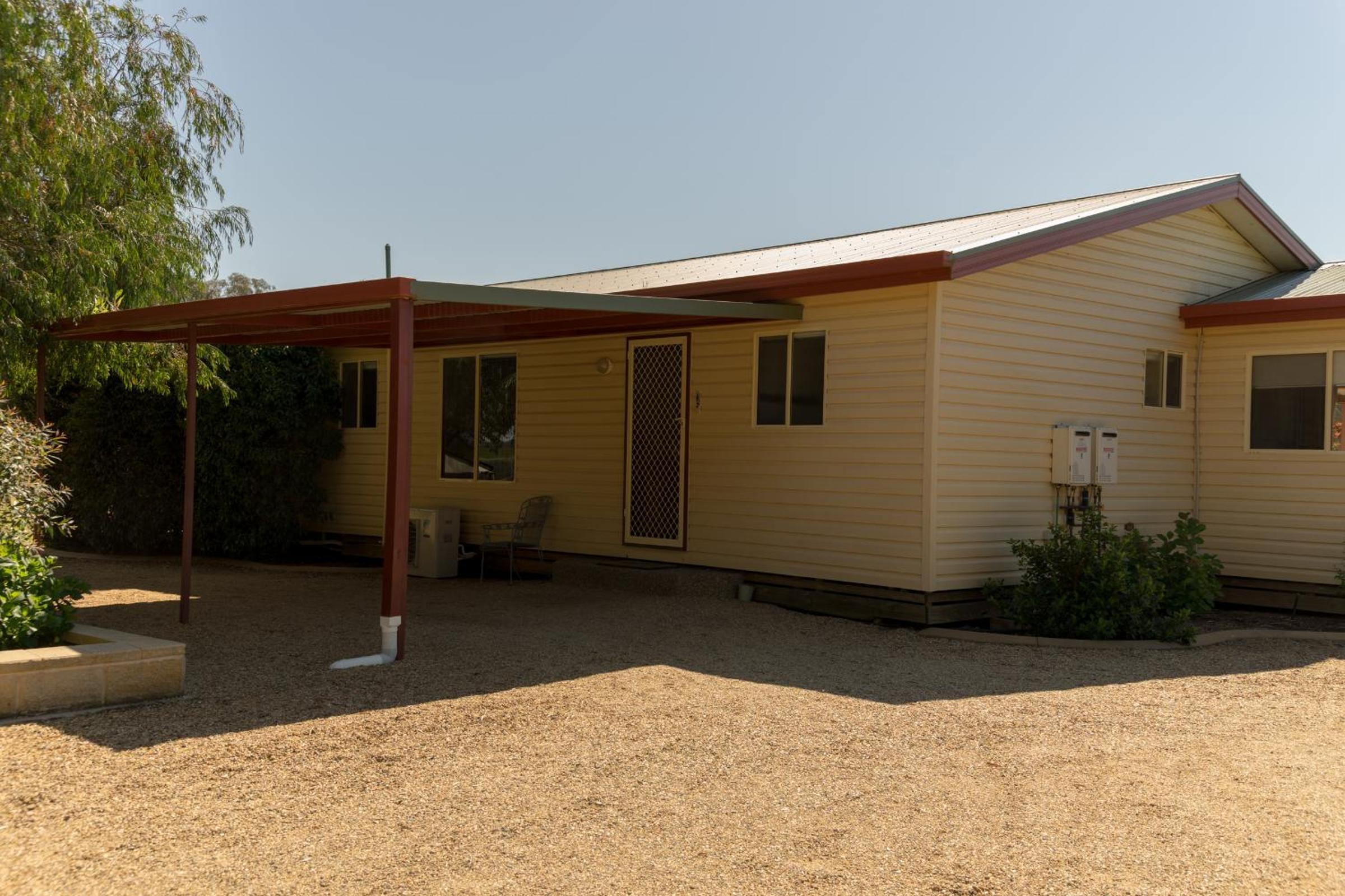 Three-Bedroom Cottage photo 2