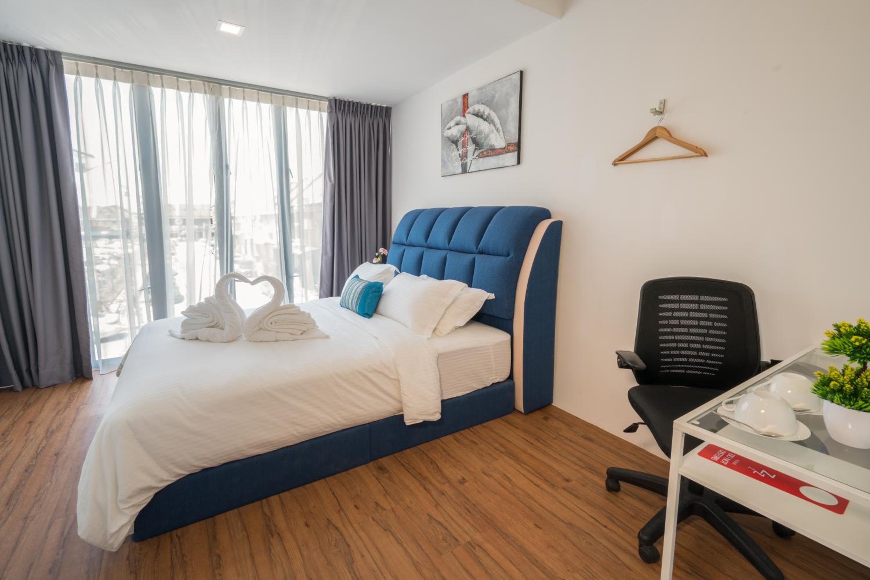 Queen Room photo 1