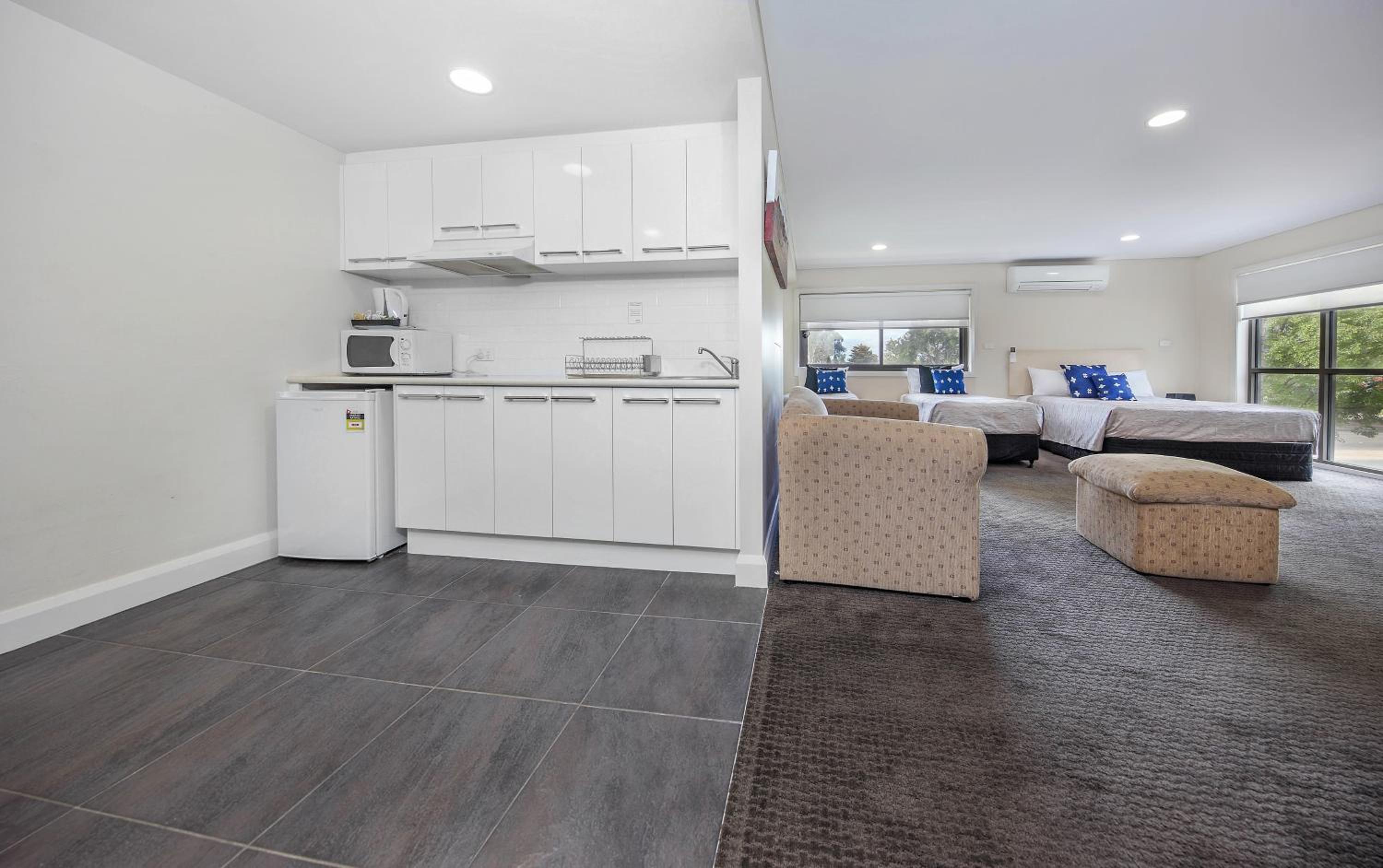 Premium Family Room photo 2