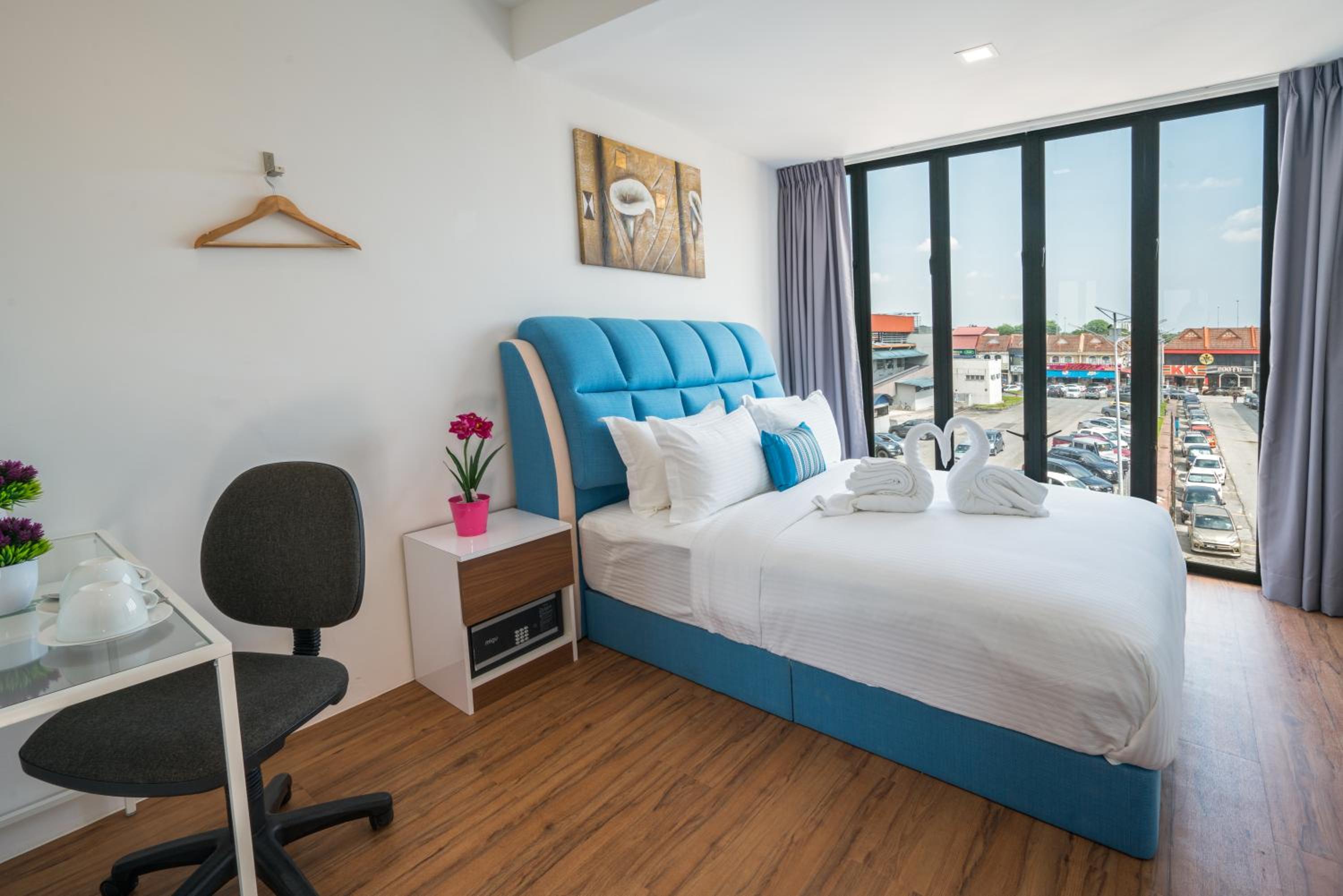 Suite with City View photo 2