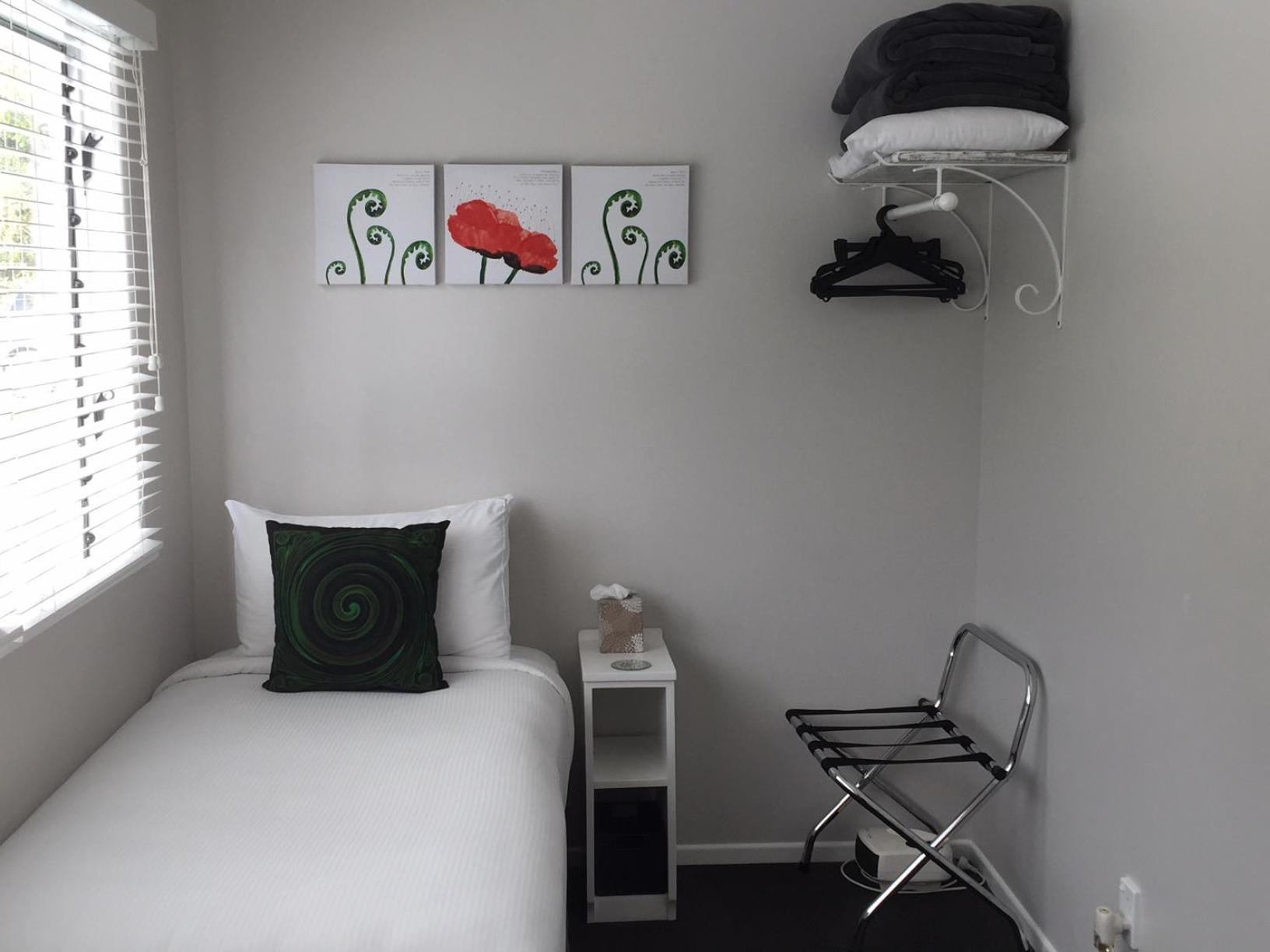 Twin Room with Garden View - Photo 2